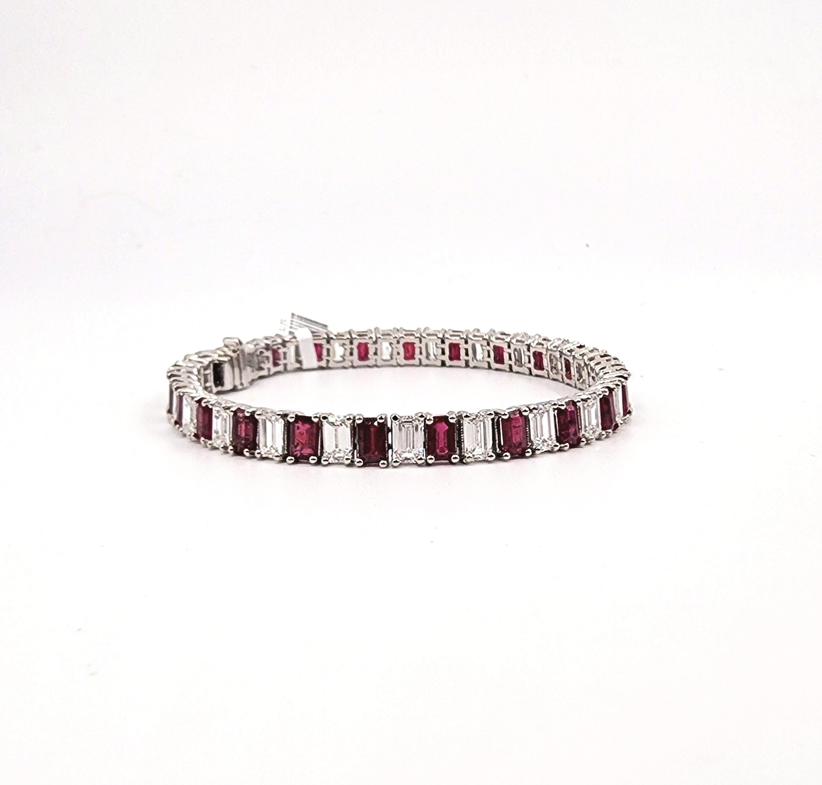 17,29 ct Natürlicher Rubin & Diamantarmband im Smaragdschliff im Angebot 4