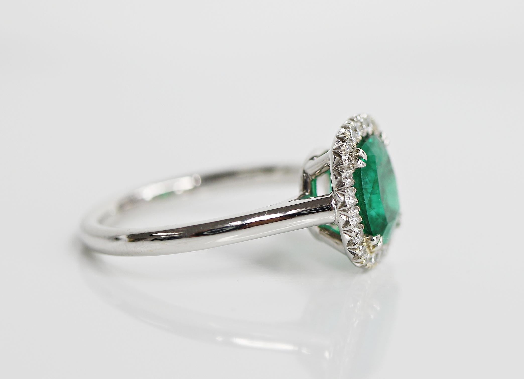 1.72 Carat Cushion Green Emerald Set in 18 Karat White Gold In New Condition For Sale In Calabasas, CA