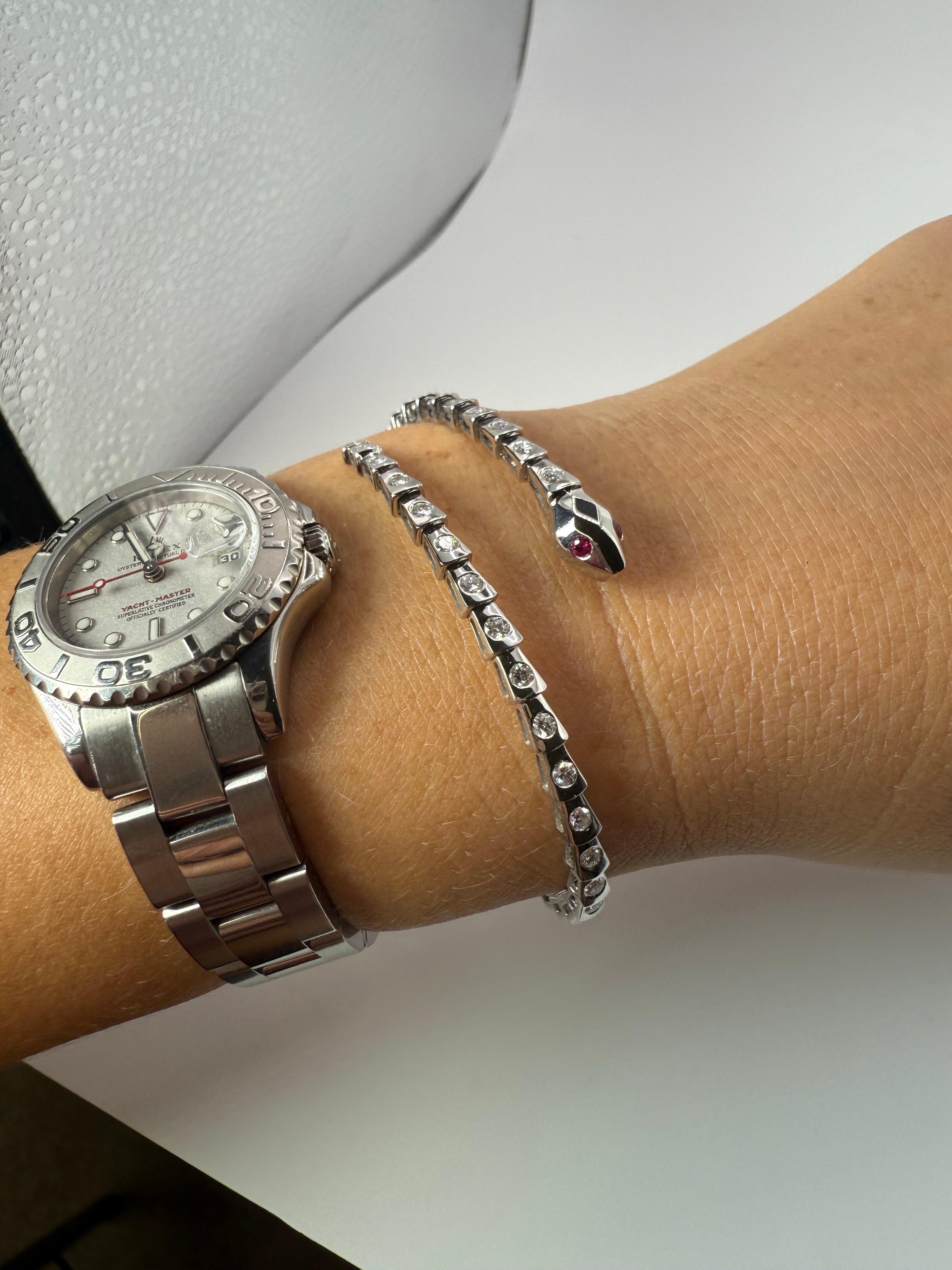 Pulsera serpiente de rubíes y diamantes de 1,72 ct en venta 5