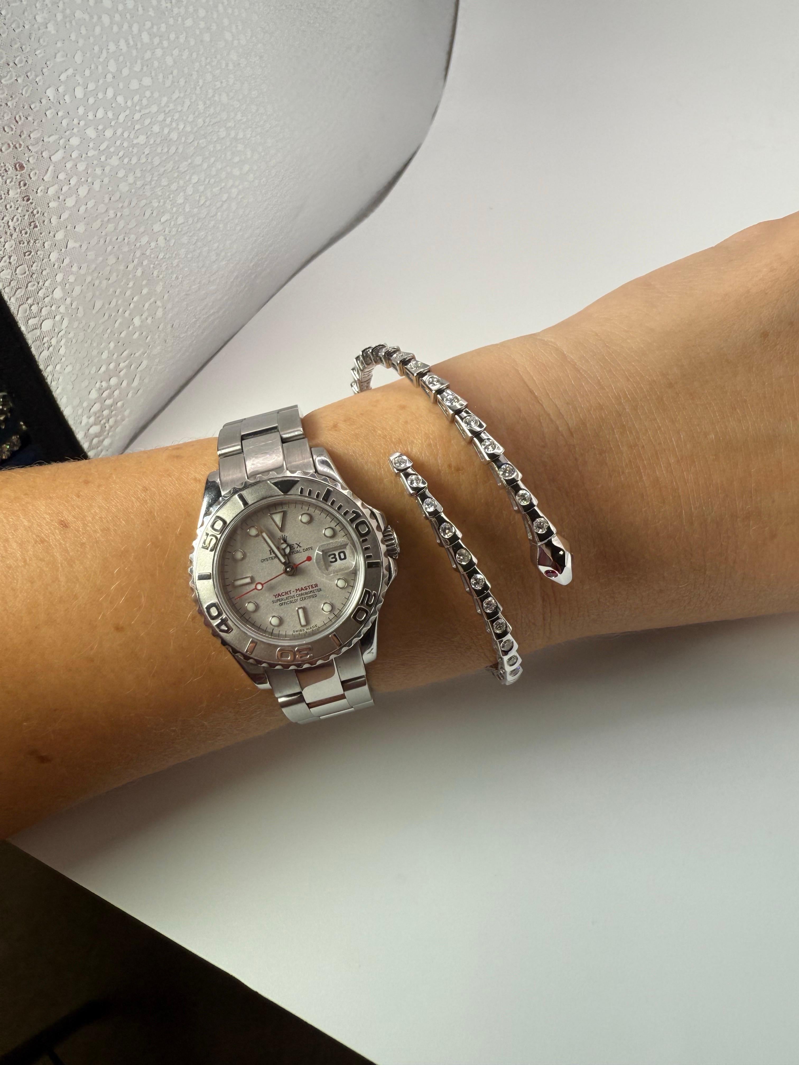 Pulsera serpiente de rubíes y diamantes de 1,72 ct Corte brillante en venta