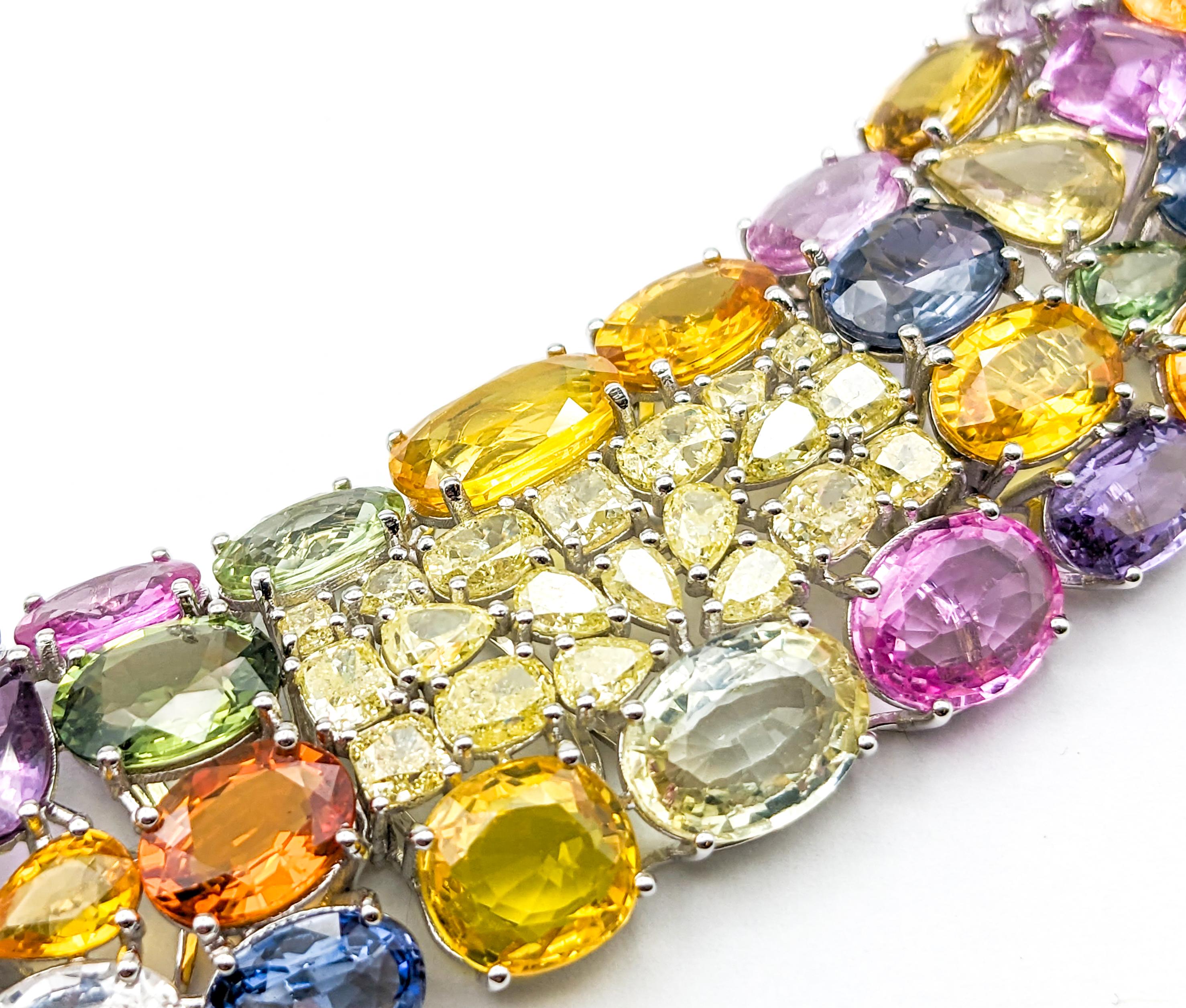 172ctw Multi-Colored Sapphire & Gelber Diamant Halskette

Designer: Oscar Friedman

Unsere exquisite Halskette aus 14-karätigem Weißgold wurde mit größter Sorgfalt gefertigt. Dieses bemerkenswerte Stück zeigt eine atemberaubende Anordnung von