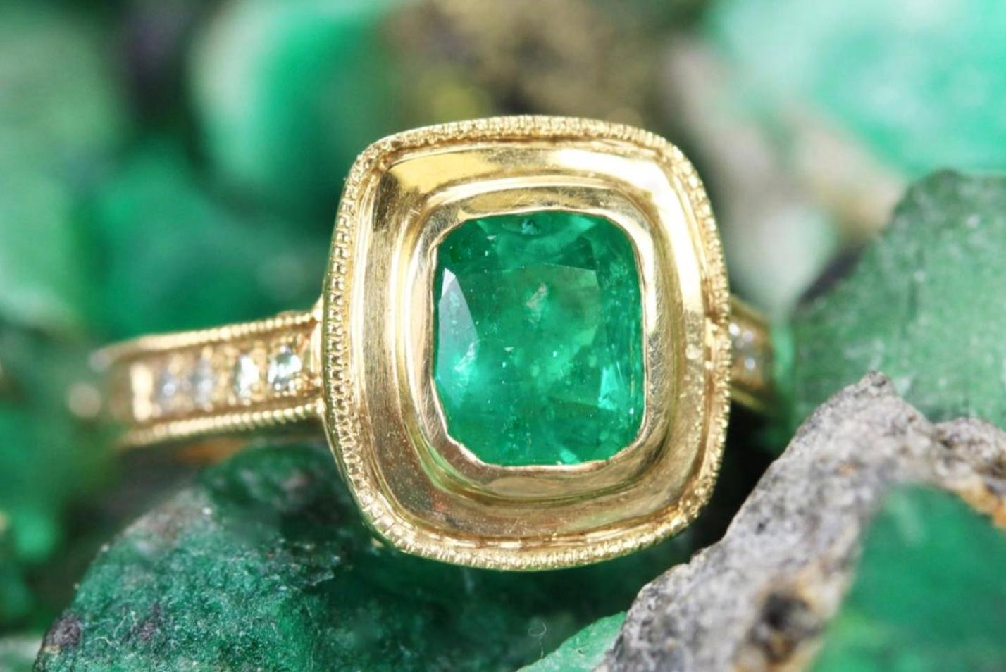 1.72tcw 14K Cushion Dark Emerald & Diamond Accent Gold Boho Modern Ring For Sale 3