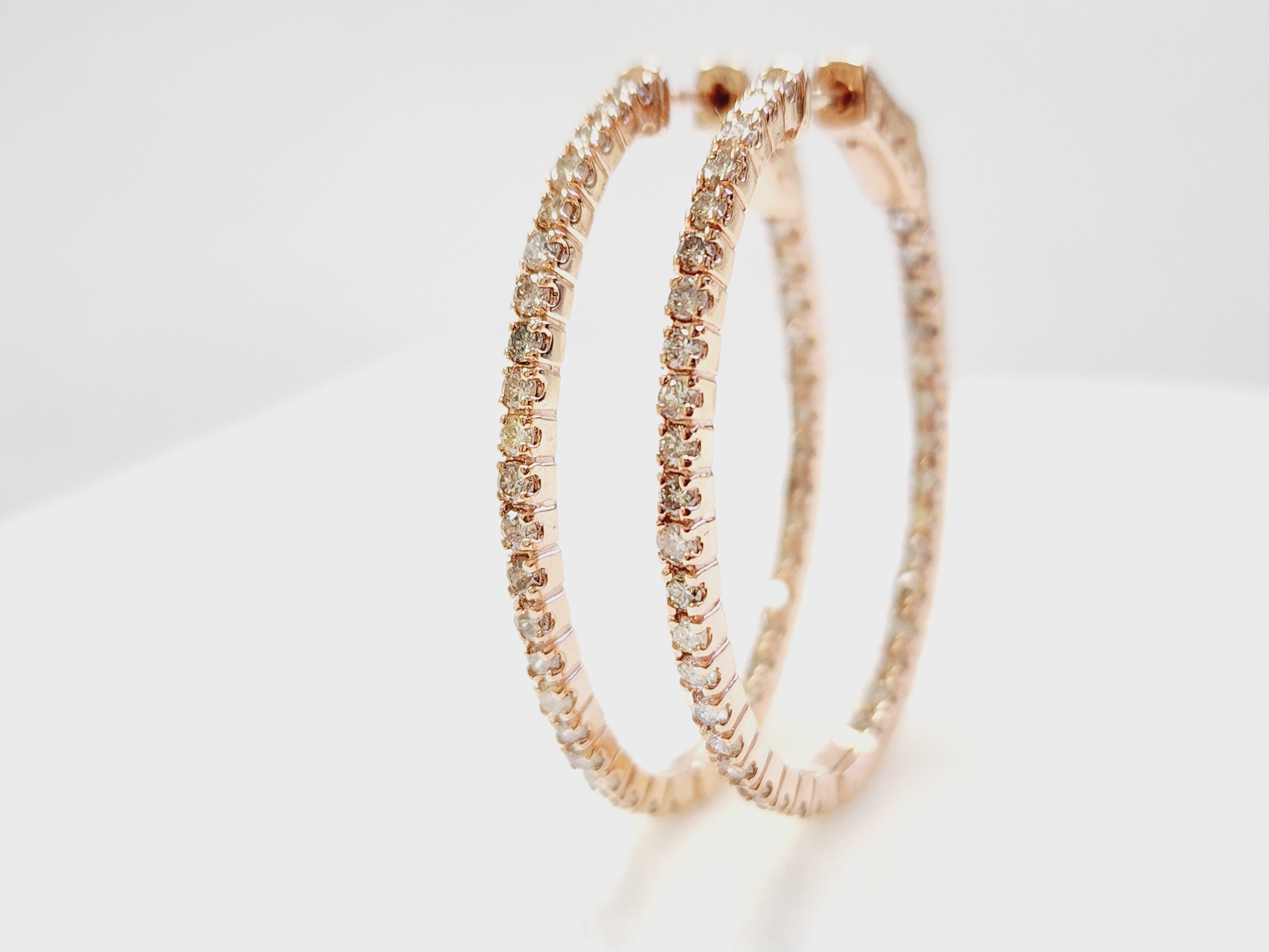 Orecchini a cerchio ovali con diamante da 1,73 carati in oro rosa 14 carati In condizioni Nuovo in vendita a Great Neck Plaza, NY