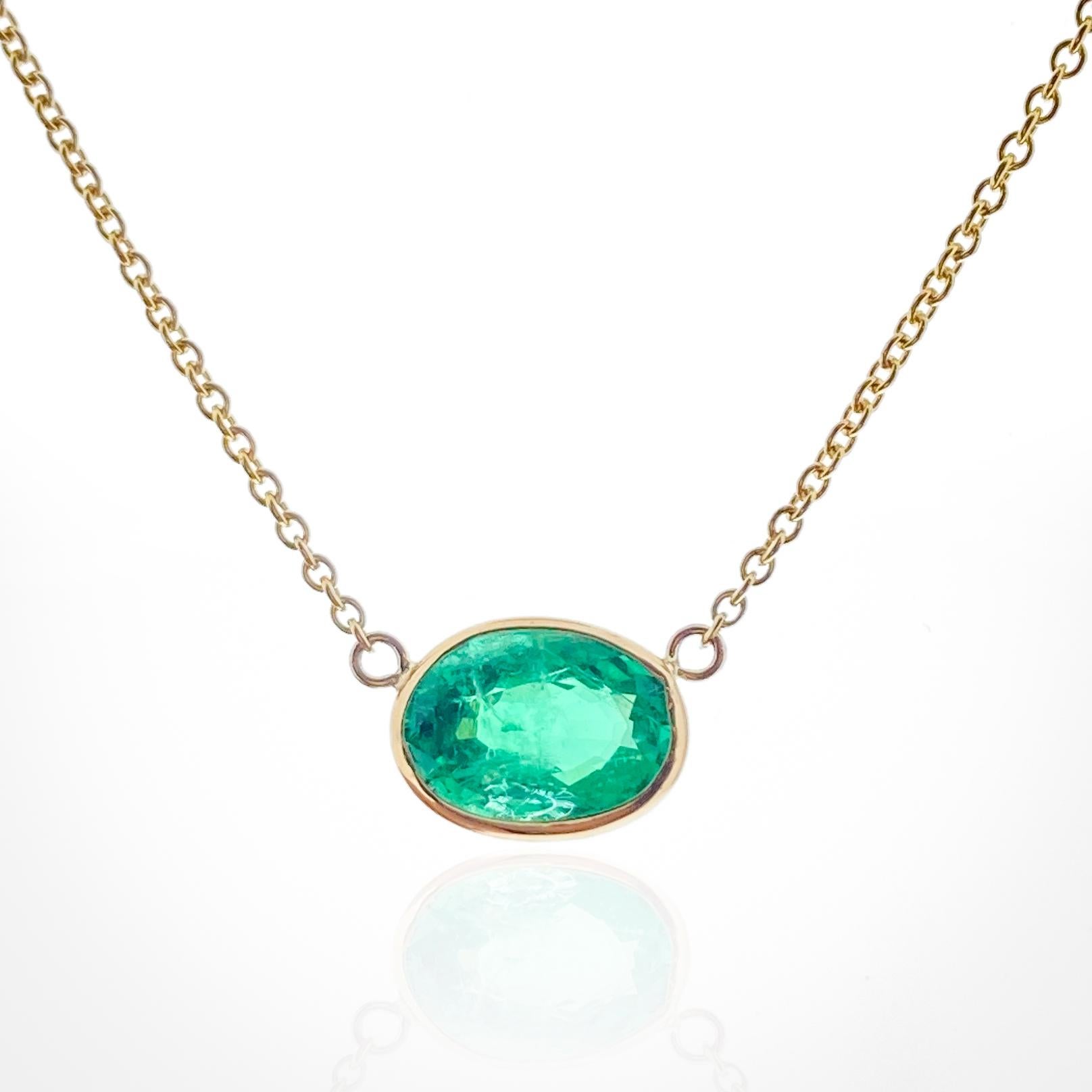 1.73 Karat Grüner Smaragd Ovalschliff Mode Halsketten aus 14K Gelbgold im Zustand „Neu“ im Angebot in Chicago, IL