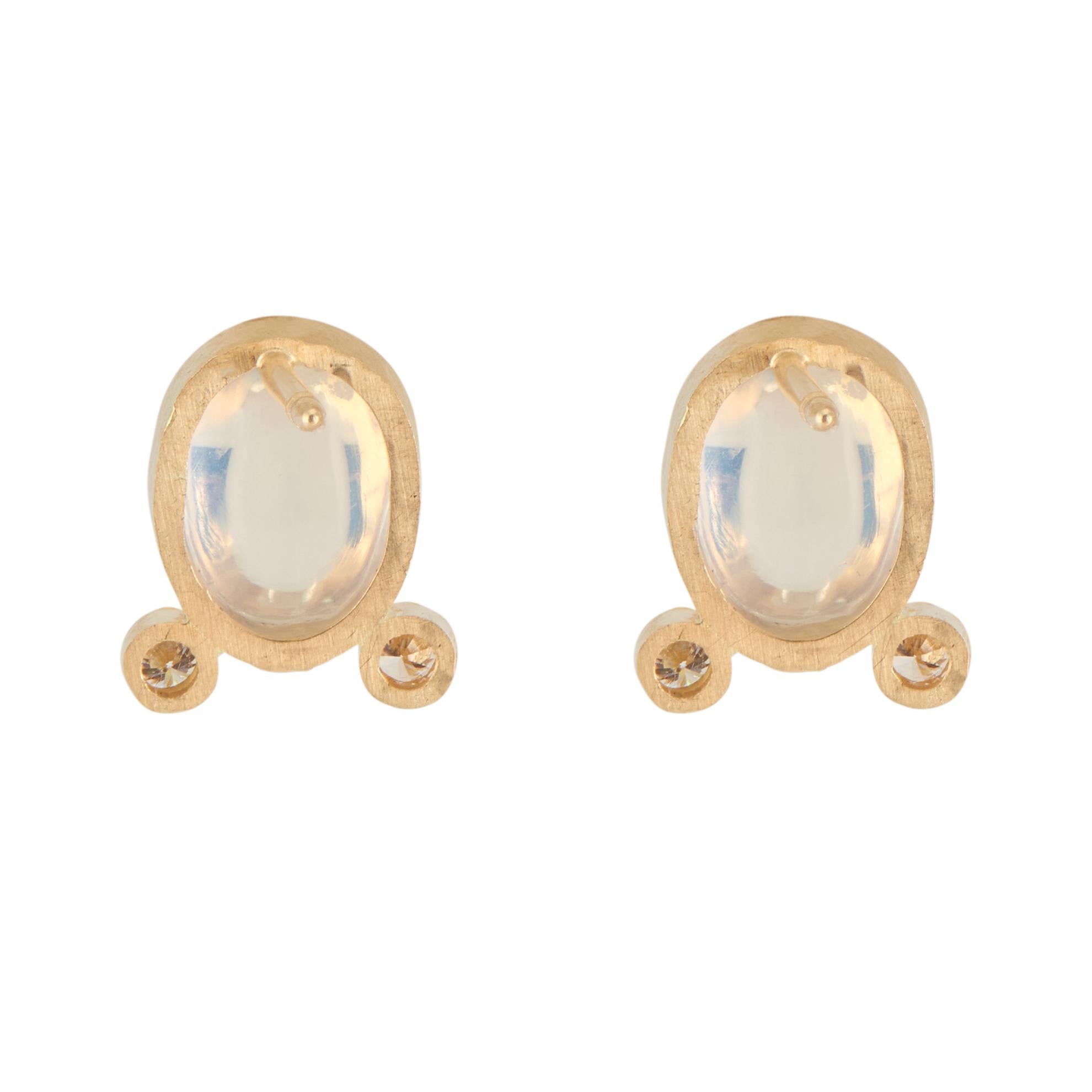 Women's 1.73 Carat Moonstone Diamond Yellow Gold Earrings For Sale