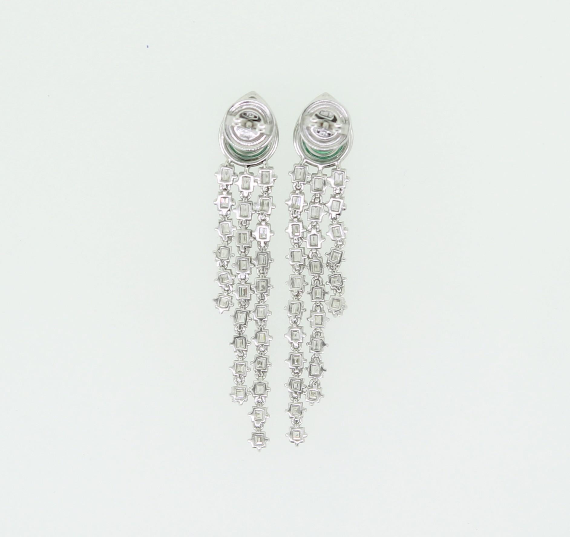 1.73 Carat Pear Shape Emerald and White Diamonds Dangle Earrings For Sale 1