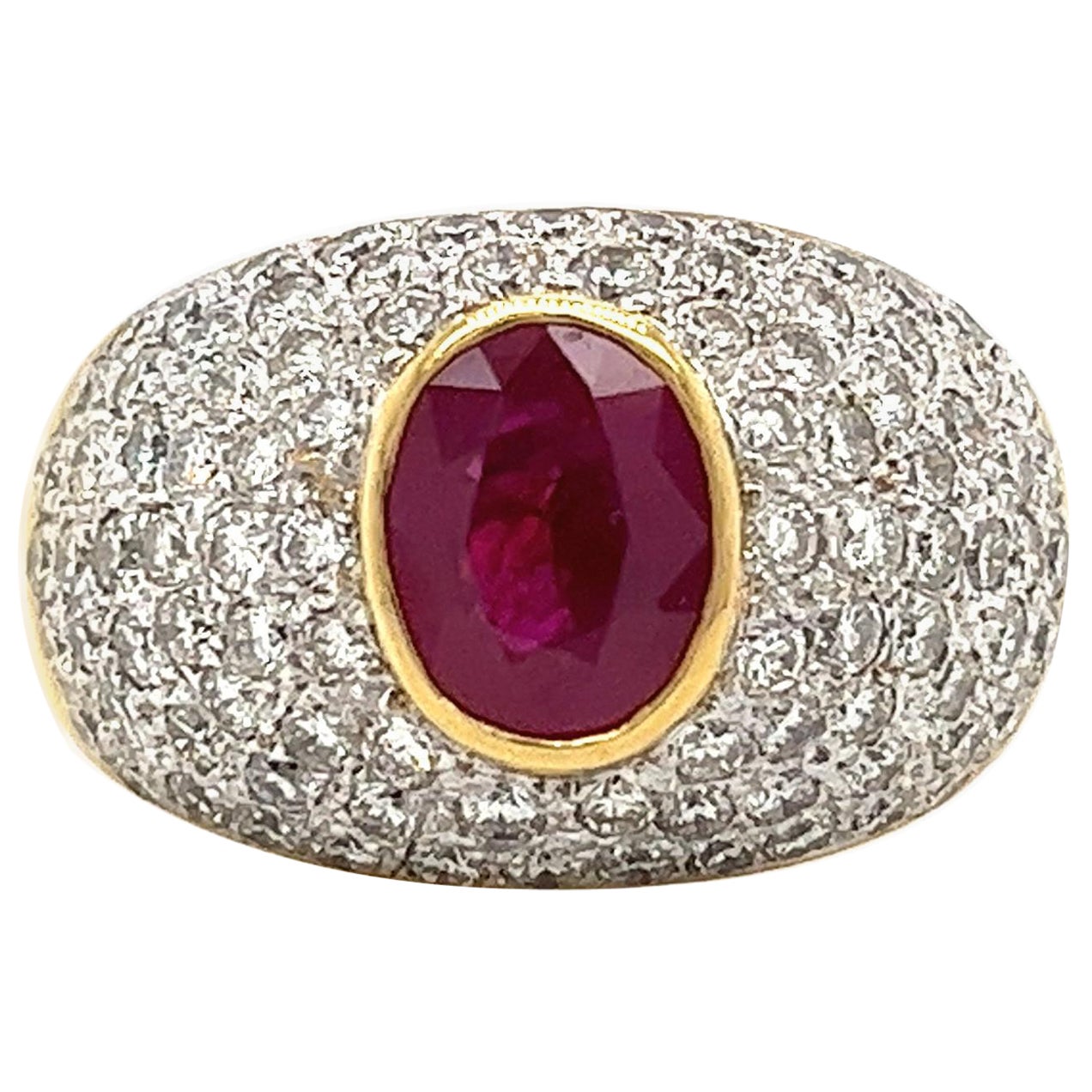 1,73 Karat Rubin- und Diamant-Cluster-Cocktailring mit Kuppel aus 18 Karat Gold