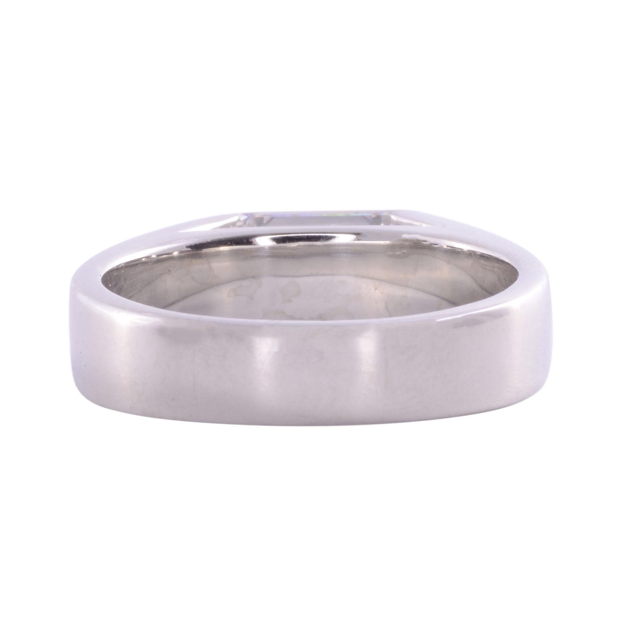 1.73 Carat VVS2 Emerald Cut Diamond Platinum Ring In Good Condition For Sale In Solvang, CA