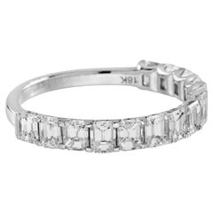 1,73 ct. Smaragdgeschliffener Diamantring mit halber Ewigkeit aus 18 Karat Weißgold