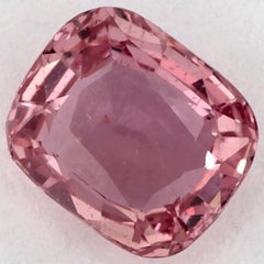 1.73 Karat Rosa Saphir Cushion Loser Edelstein