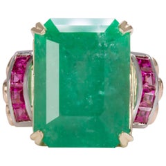 17.30 Carat Natural Emerald Rubies Yellow Gold Ring 17.30 Carat Natural Emerald Rubies Yellow Gold Ring