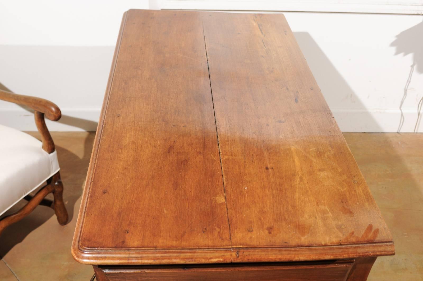 1730s French Period Louis XV Walnut Two-Drawer Commode with Bombé Side Panels For Sale 7