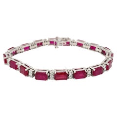 Bracelet en rubis et diamants taille émeraude de 17,32 carats