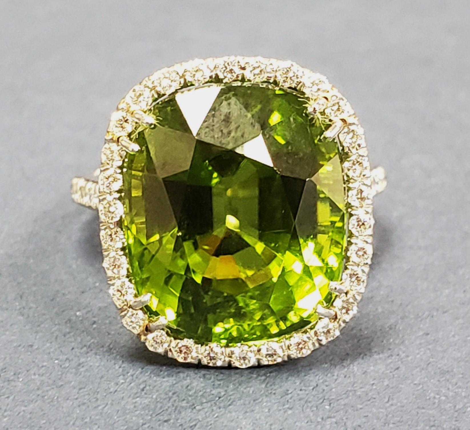 17.33CT Natural Peridot & diamond ring Platinum AGL certificate In Good Condition For Sale In Chicago, IL