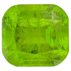 Gema suelta de peridoto verde en forma de cojín de 17.35 quilates naturales de sable de luz