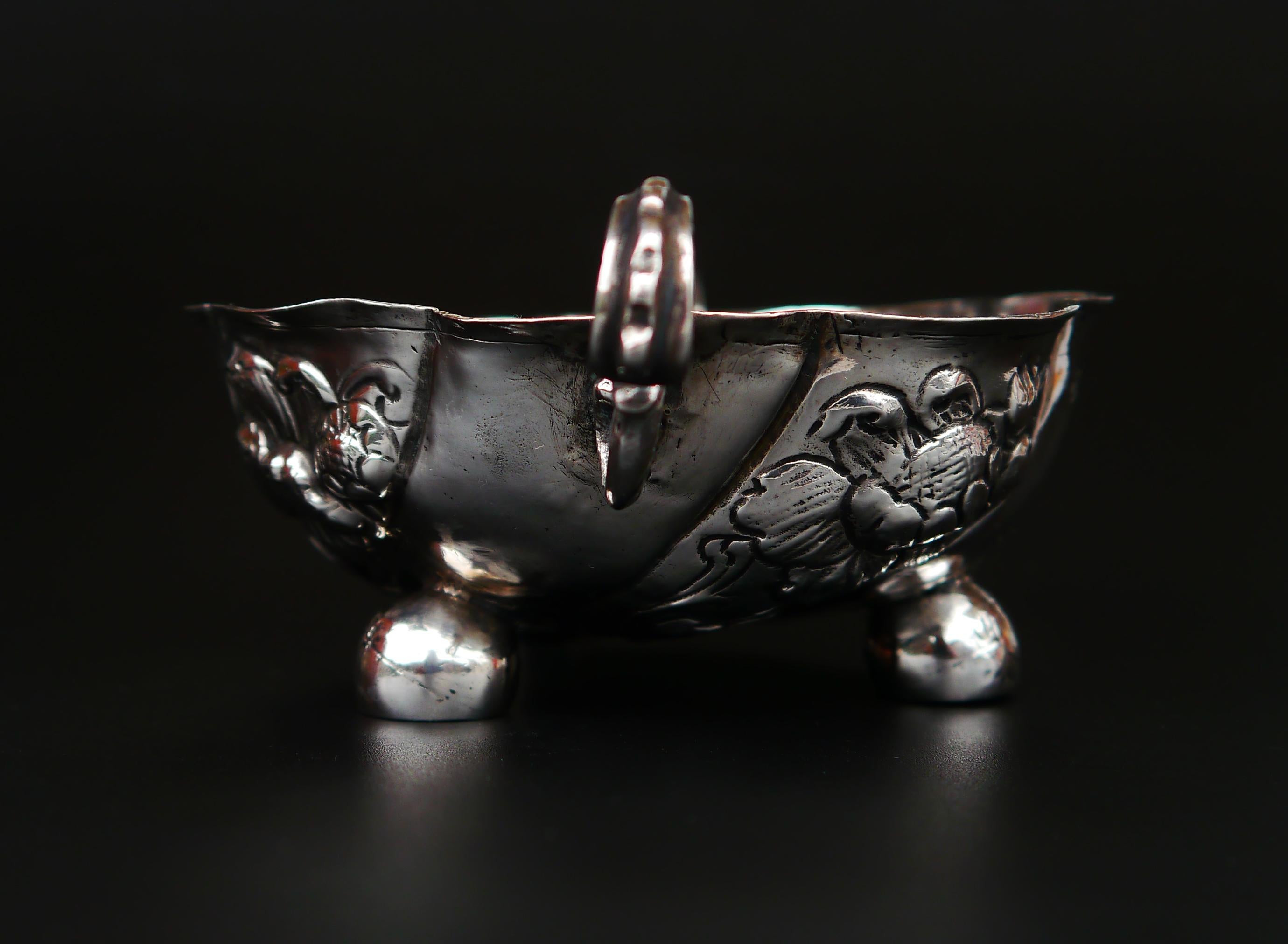 1737 Danish Floral Bowl solid Silver / 135 gr For Sale 2