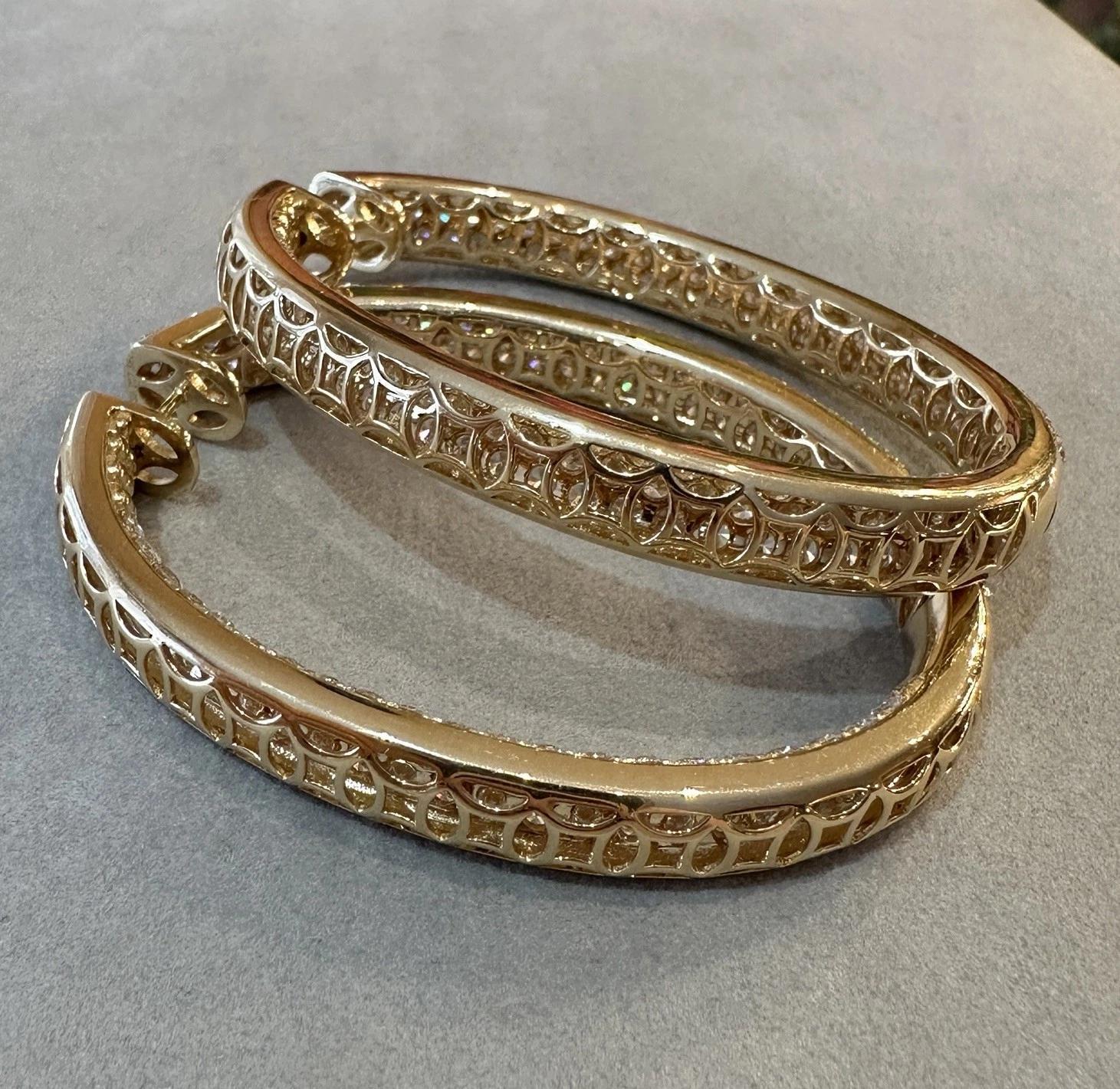 Women's 17.38cts Inside Out Oval Pave Diamond Hoop Earrings in 18k Yellow Gold For Sale