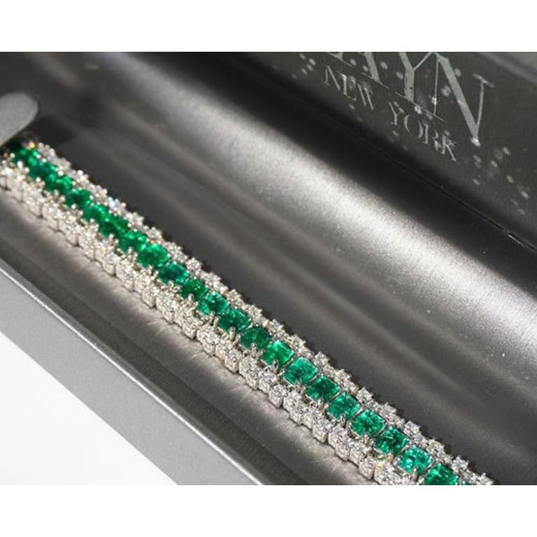 Women's 17.39 carat emerald EC bracelet For Sale