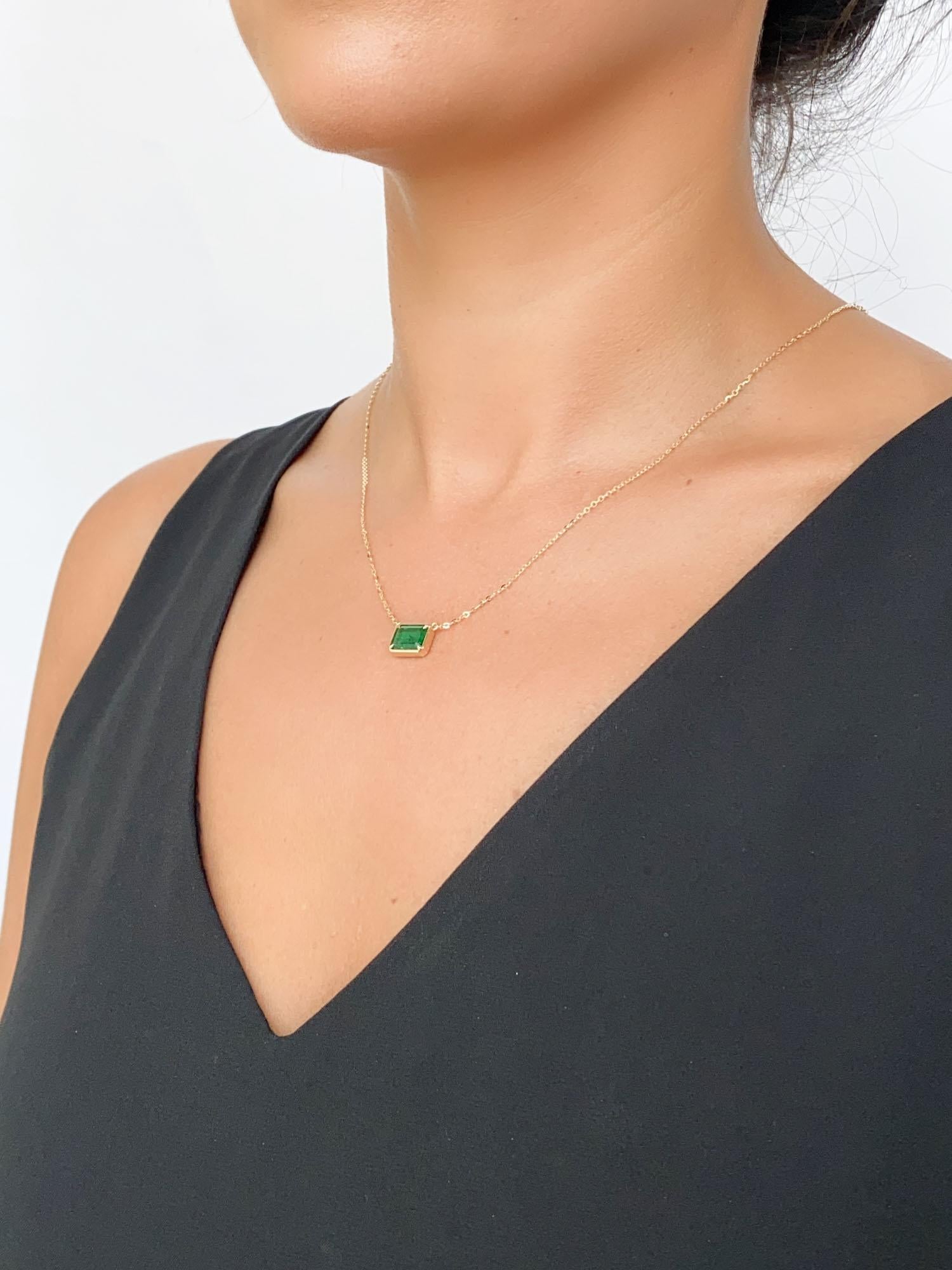 1.73ct Bright Green Zambian Emerald Necklace 14K Gold R4470 For Sale 4