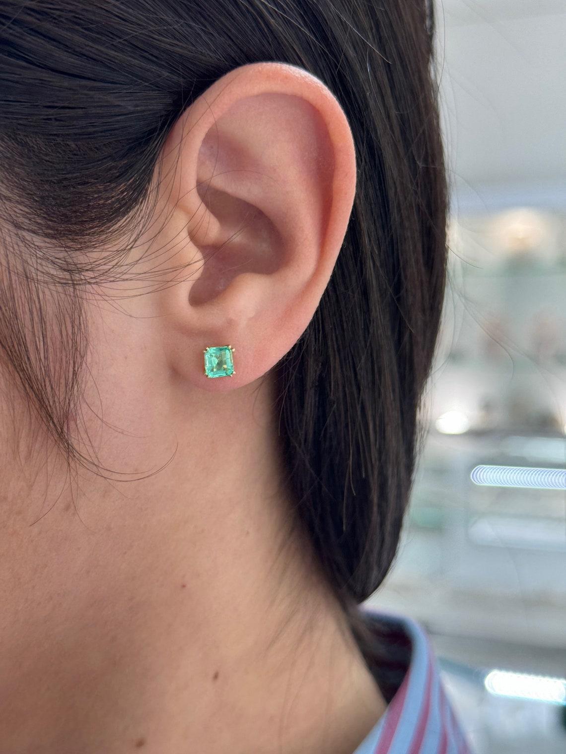 1.73tcw 14K Colombian Emerald Asscher Cut Studs Double Claw Prong Vivid Green In New Condition In Jupiter, FL