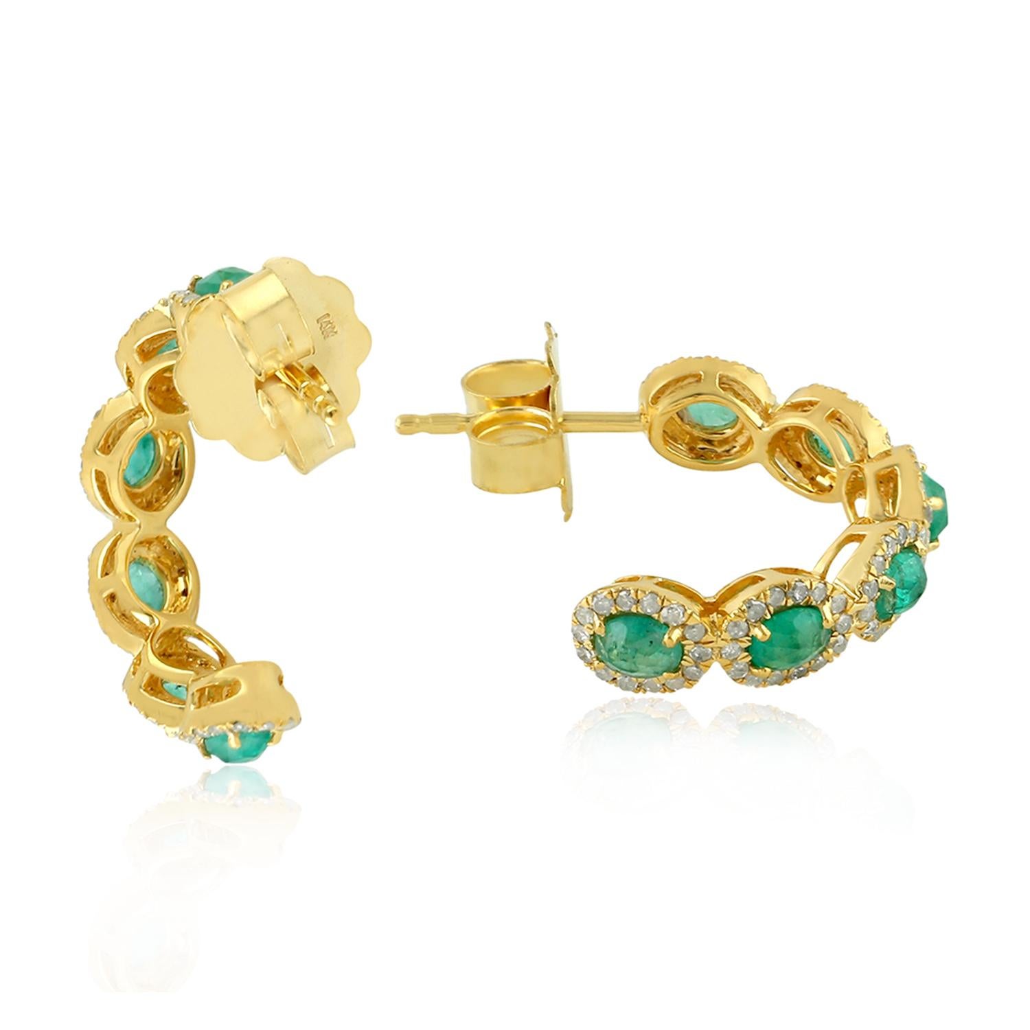 Modern 1.74 Carat Emerald 14 Karat Gold Diamond Hoop Earrings For Sale
