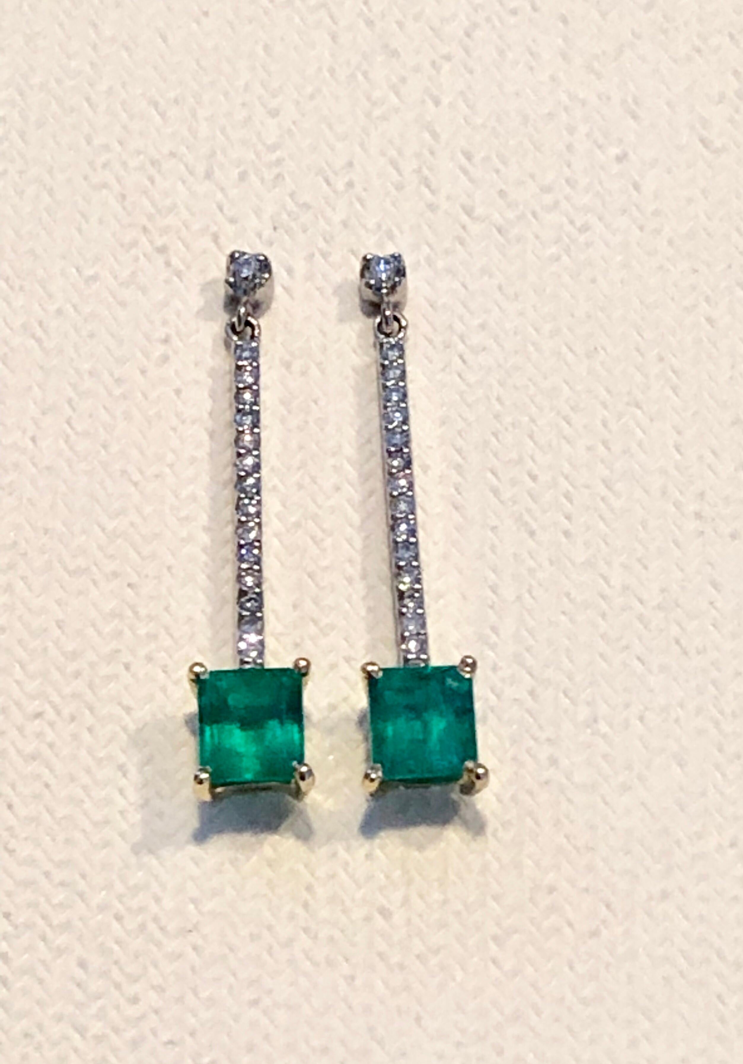 Taille émeraude Boucles d'oreilles pendantes Emeraude Colombienne Diamant Platine 18K en vente