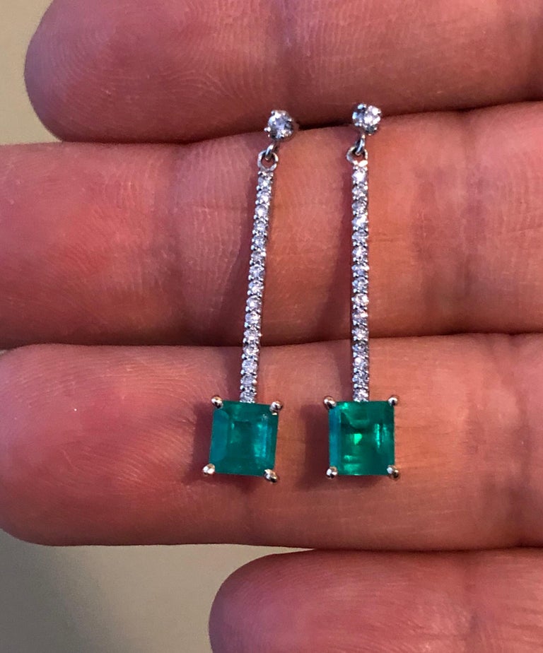Art Deco Colombian Emerald Diamond Platinum 18K Dangle Earrings For Sale