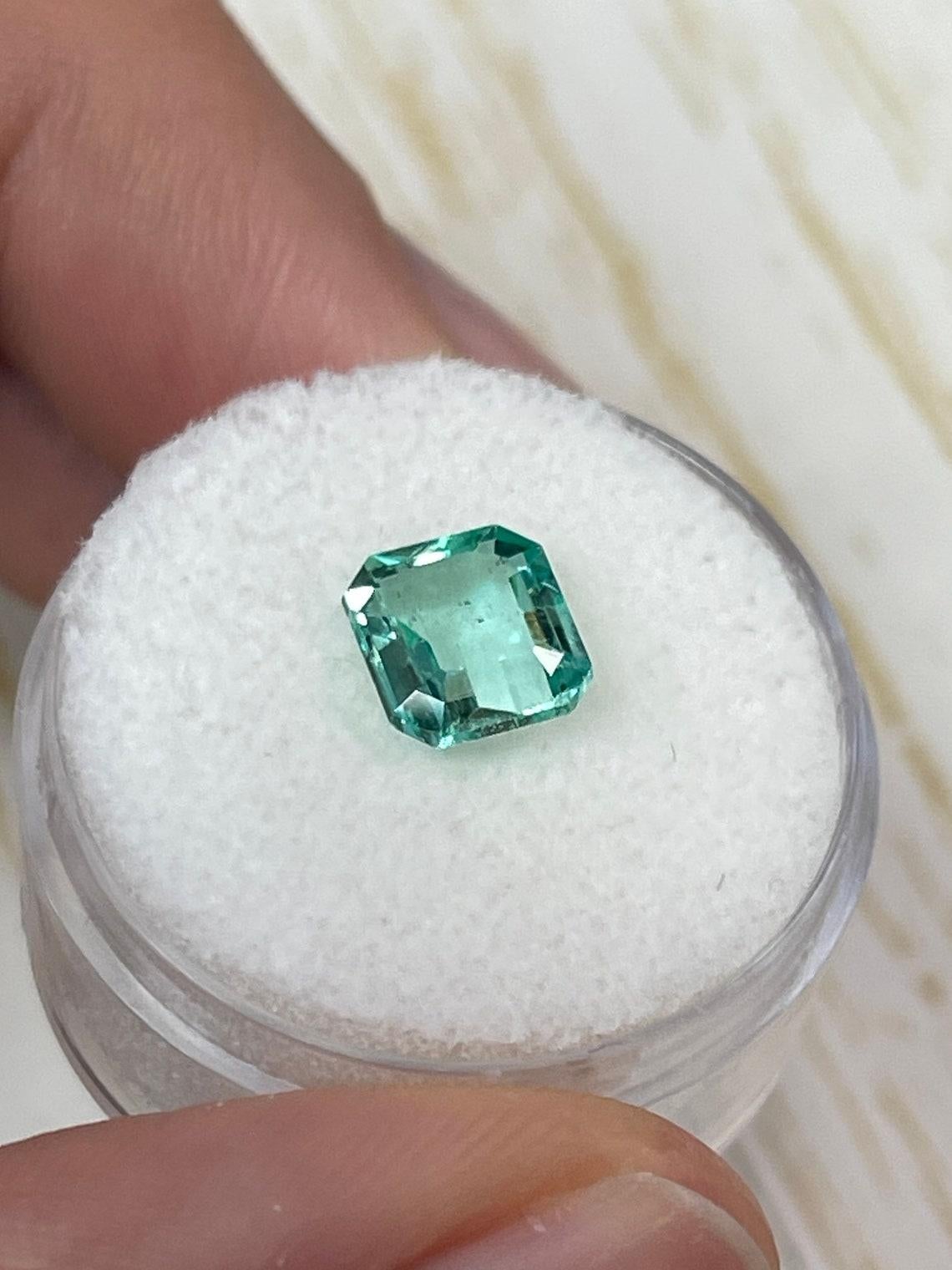 Donna Smeraldo colombiano da 1,74 carati con taglio Asscher - Gemma di maggio pulita in vendita