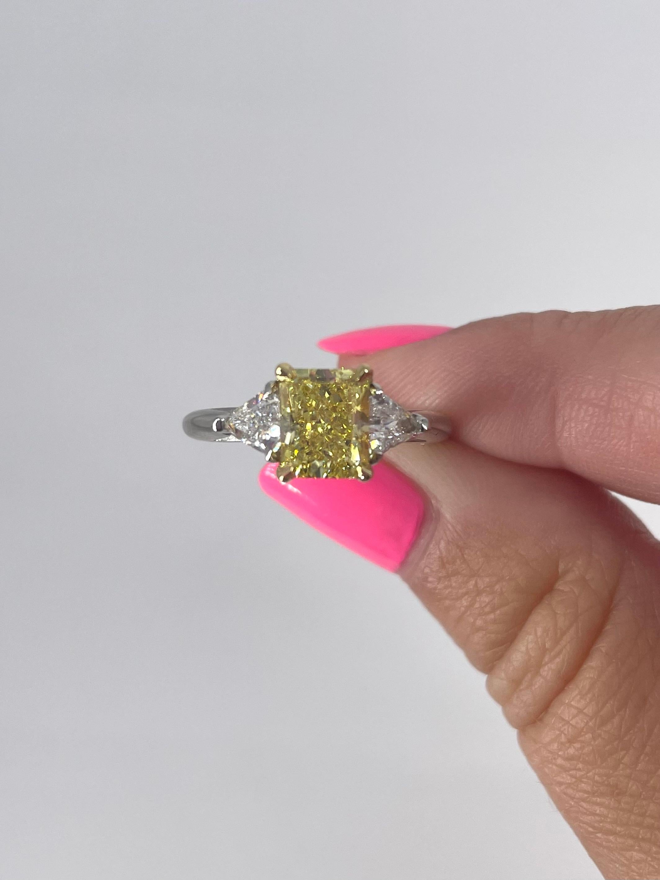 Radiant Cut J. Birnbach 1.74 carat Fancy Vivid Yellow Radiant Diamond Engagement Ring For Sale