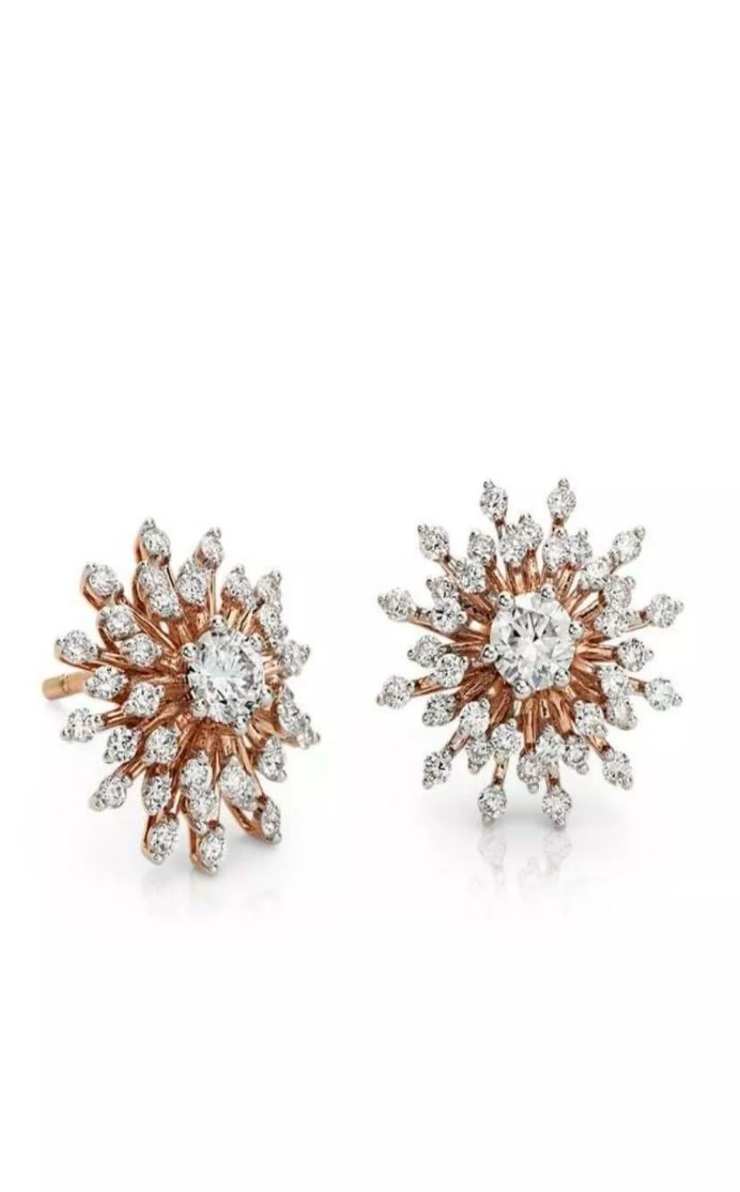 An exclusive twinkling Diamonds earrings, in intricate design, so elegant and refined style.
Elevate your timeless of beauty, and adorn yourself with this sparkly pair of earrings.
Stunning earrings come in 14k rosè gold with dazzling Natural