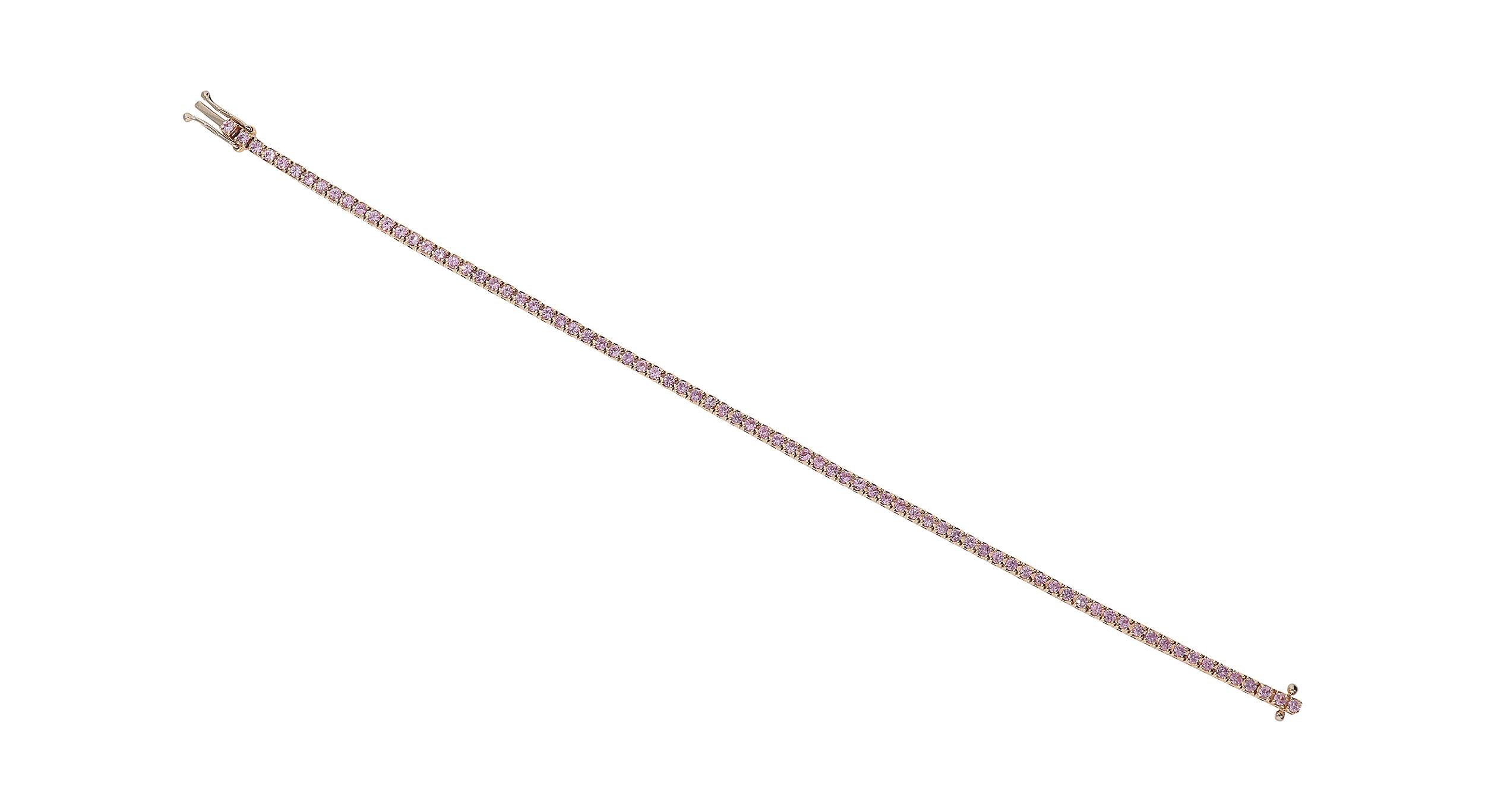 Tennis bracelet in 18kt pink gold for a weight of 6,70 grams and round brilliant pink sapphires for 1,74 carats. The length is 16.50 centimeters and the width is 2.10 millimeters. Double safety eight on sides completes the jewel.
A touch of spring,