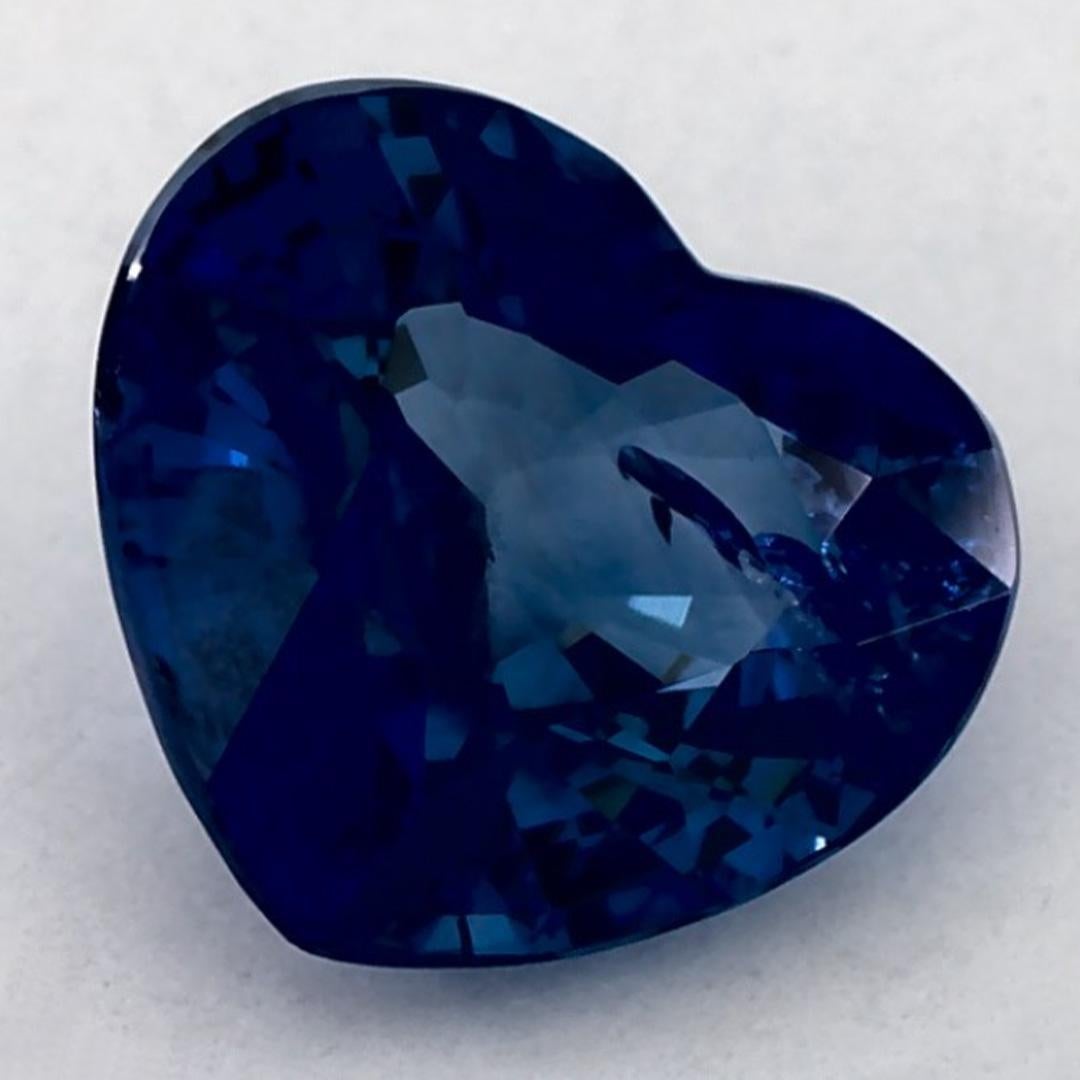 Una piedra de nacimiento de septiembre muy preciosa con un encantador color azul. Se cree que traen buena suerte y fortuna a la vida.

Explora la vibrante colección de esmeraldas, rubíes y zafiros de nuestra tienda, disponibles como gemas sueltas y