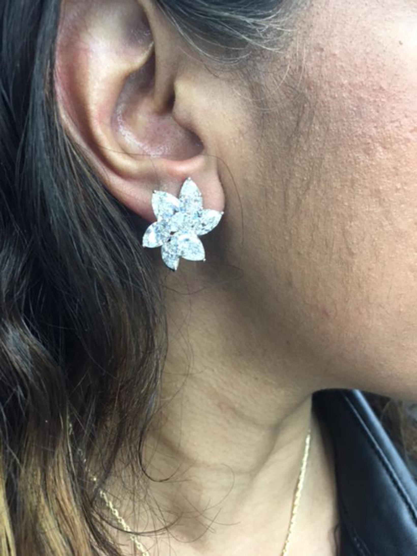 17.40 Carat Certified Pear Shape Diamond Platinum Cluster Earrings In Excellent Condition In New York, NY