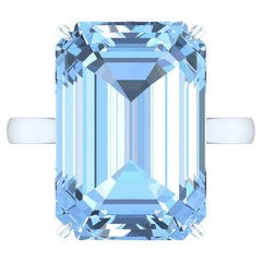 FERRUCCI 17.40 Carat Emerald Cut Aquamarine Platinum Cocktail Ring