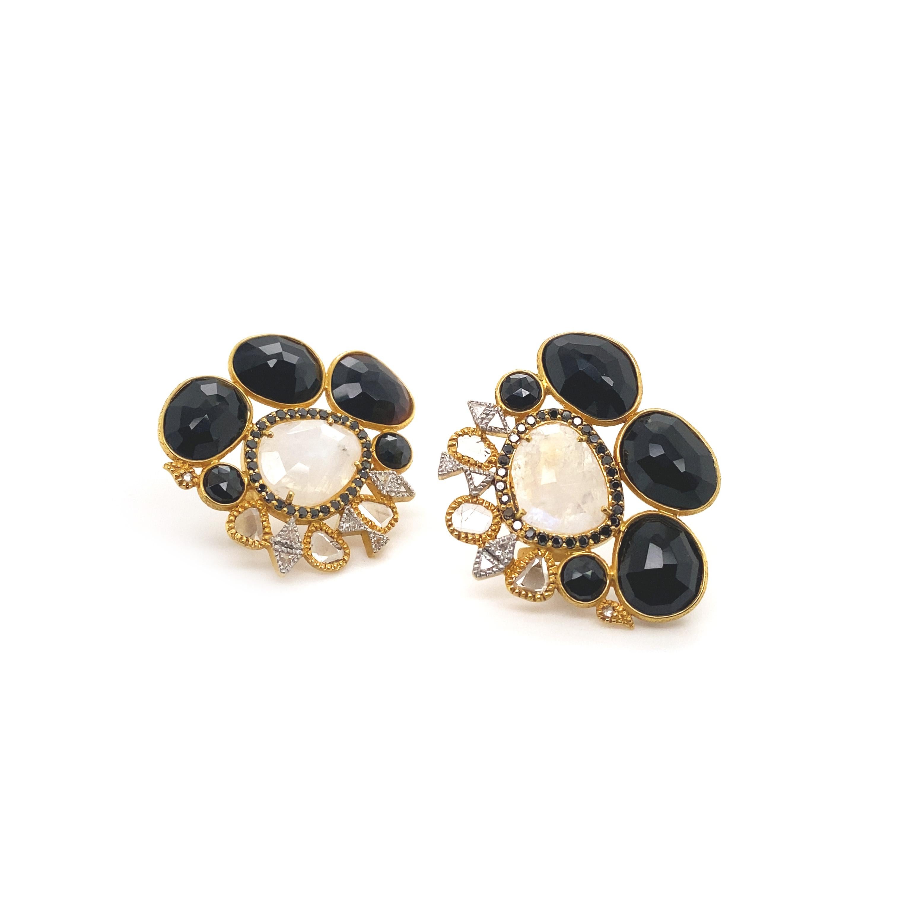 Moderne Boucles d'oreilles en grappe de spinelle noir de 17,41 carats avec pierre de lune arc-en-ciel en vente