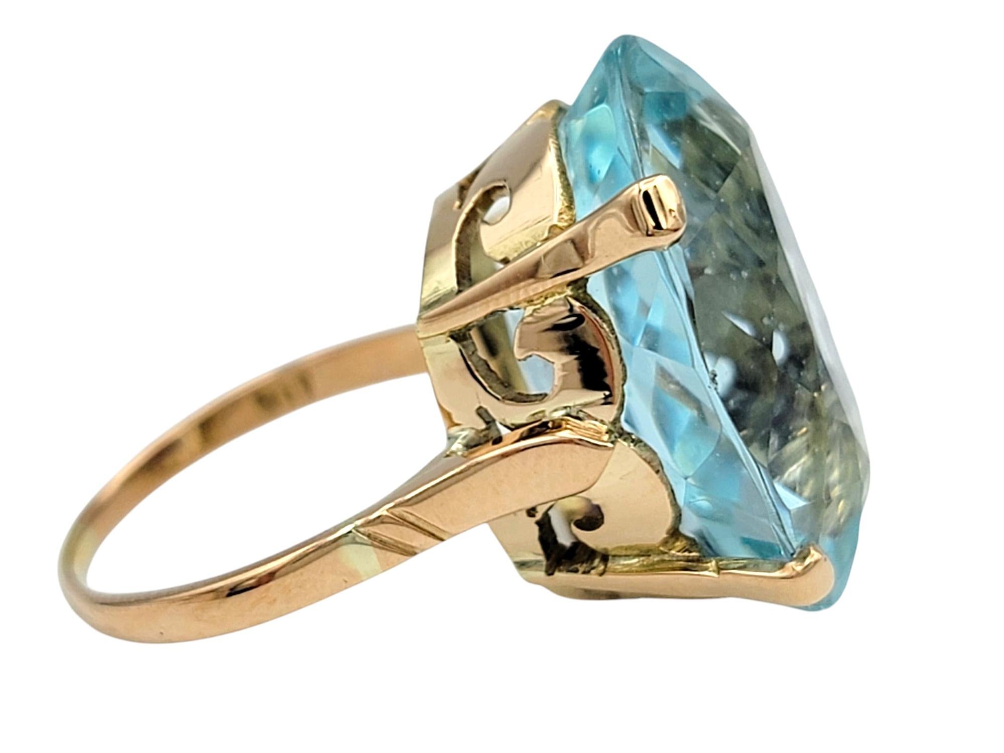 Anillo de Cóctel con Solitario de Aguamarina de Corte Oval de 17,41 Quilates en Oro Amarillo de 18 Kilates en Bueno estado para la venta en Scottsdale, AZ