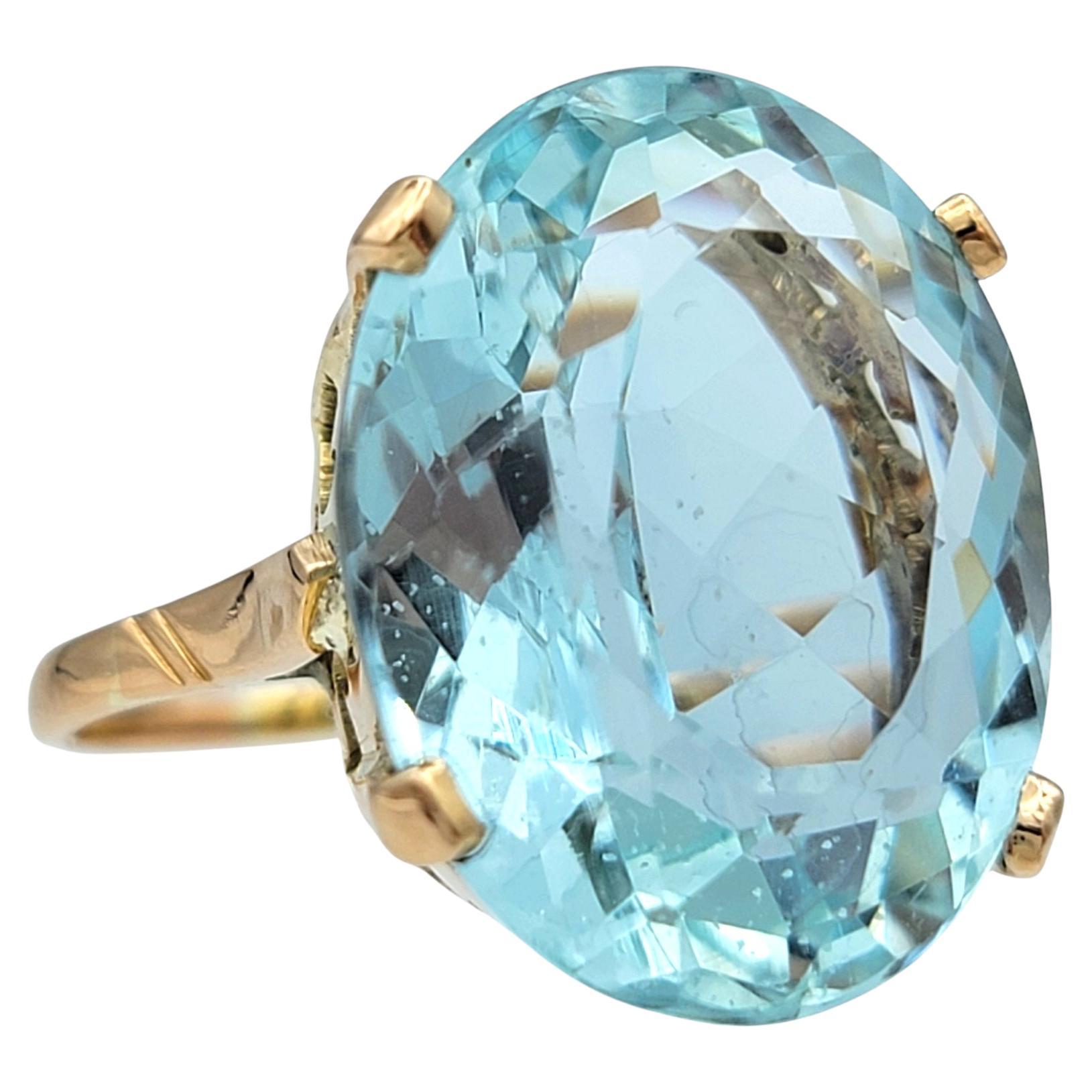 Anillo de Cóctel con Solitario de Aguamarina de Corte Oval de 17,41 Quilates en Oro Amarillo de 18 Kilates en venta