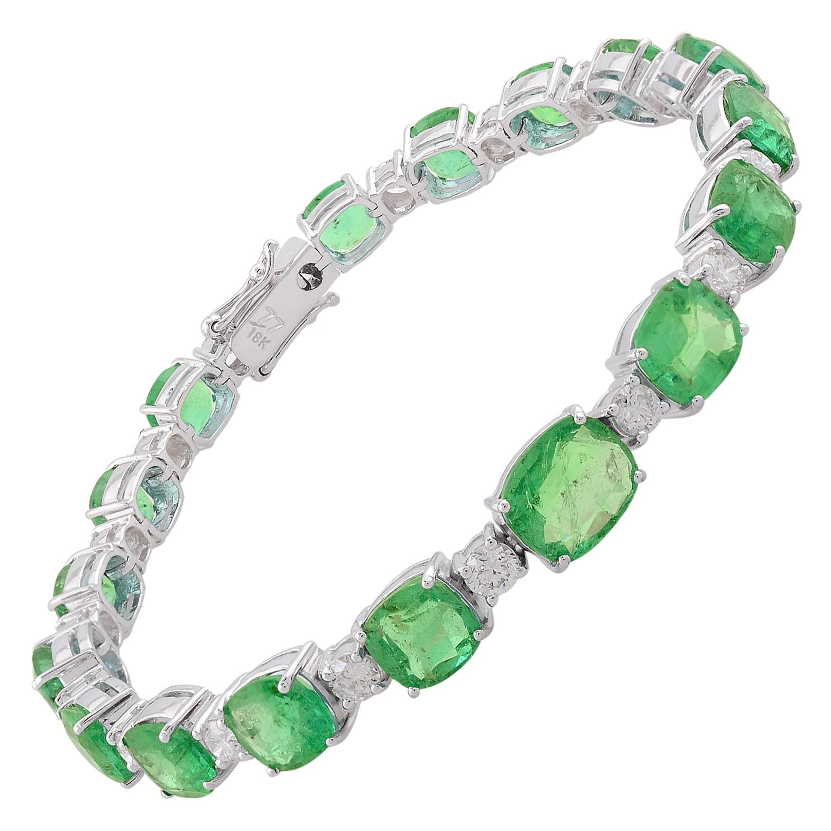 17.45 Carat Oval Shape Emerald Bracelet 2.30 Carat Diamond 14 Karat White Gold