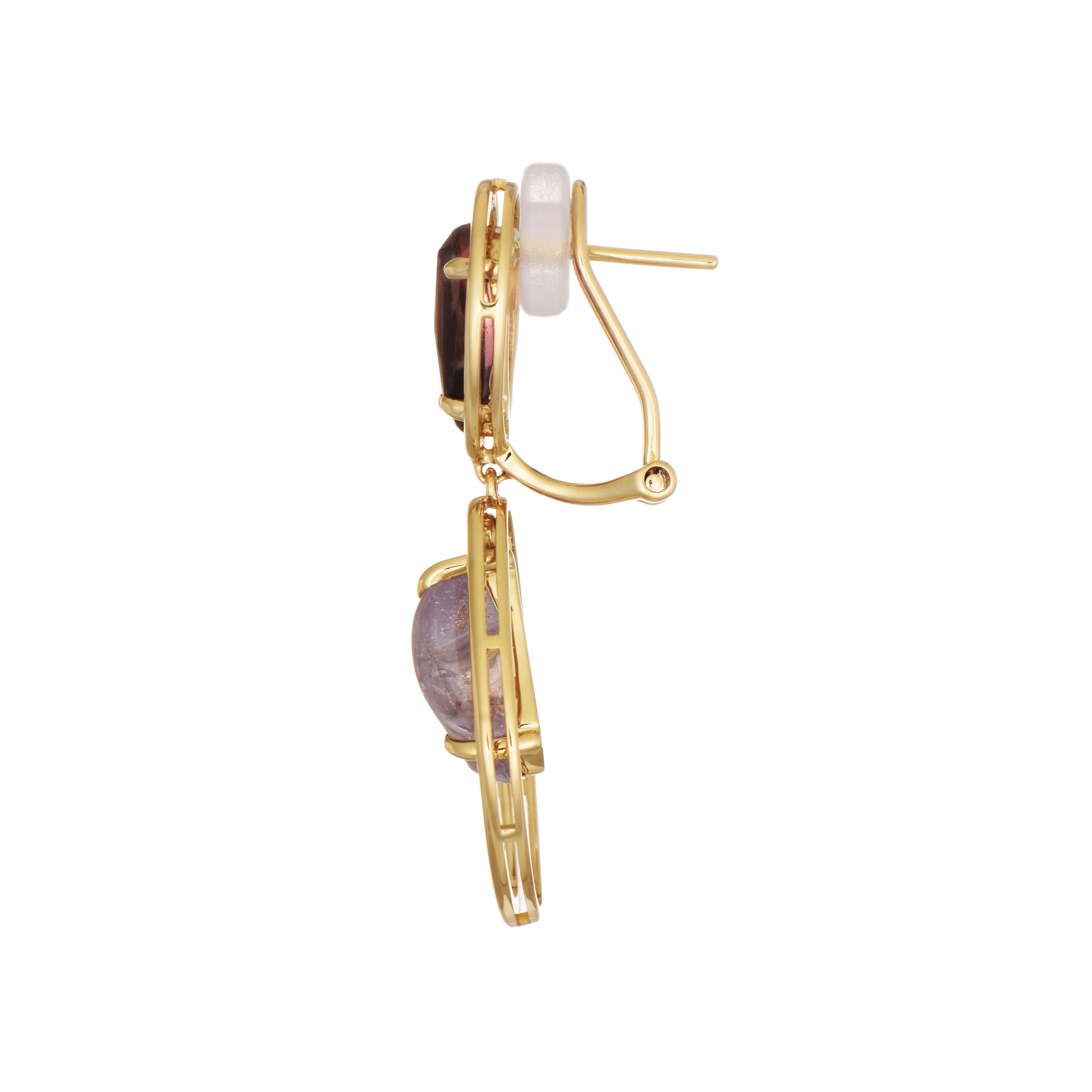 4 Sapphire Gemstones: 17.45 Carats
Metal: 18K Yellow Gold, 9.50 Grams