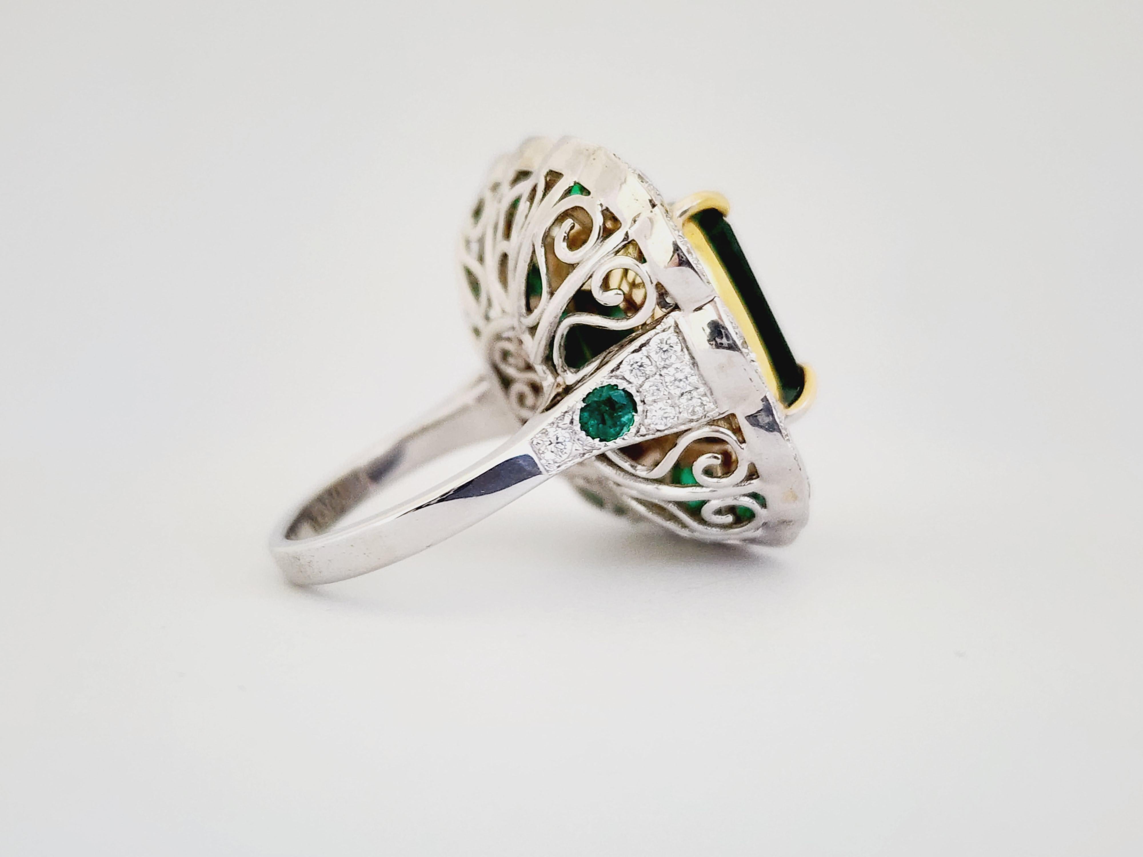 Emerald Cut 17.46 Carats Natural Emerald White Gold Diamond Ring 18 Karat For Sale