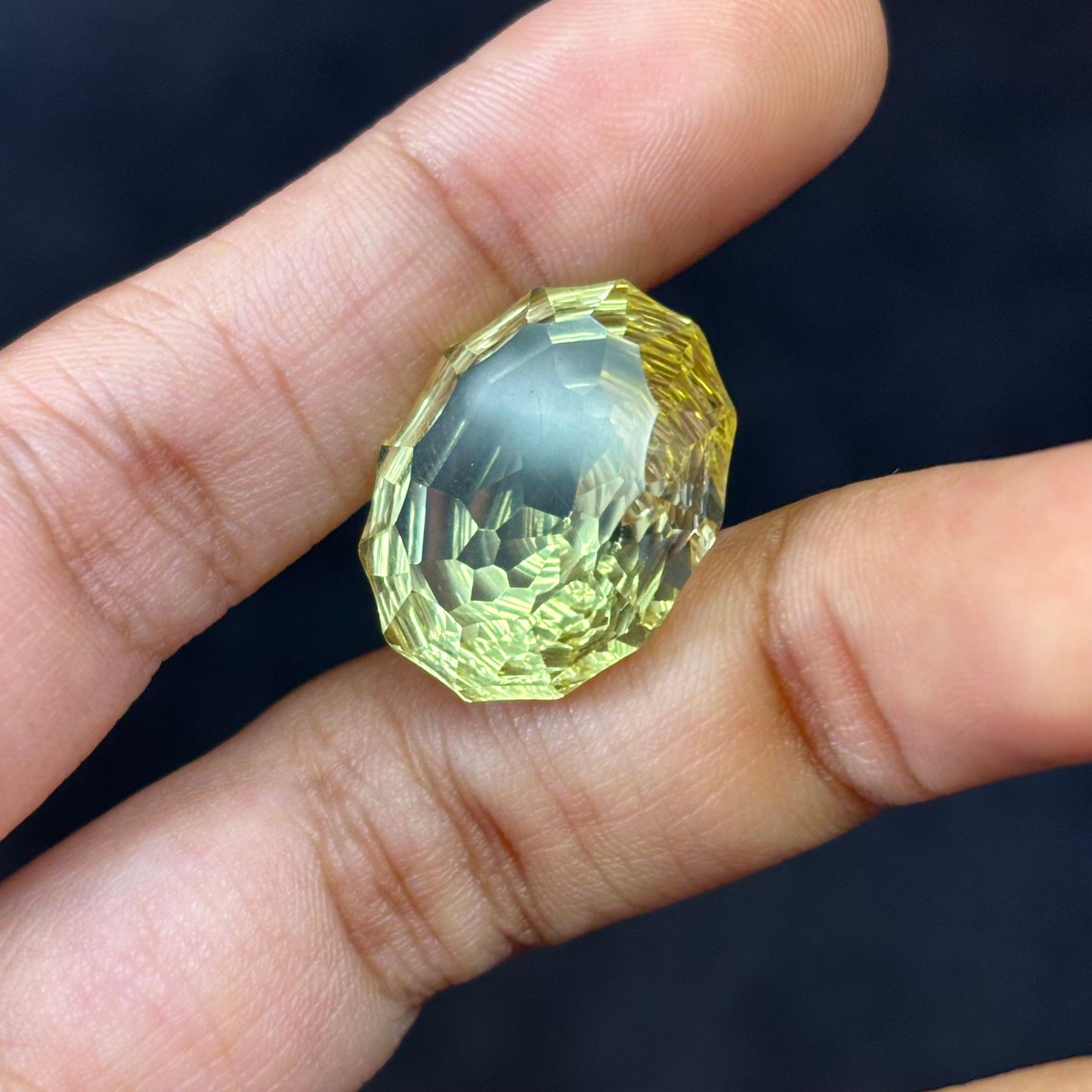 17.48 Carat Lemon Yellow Quartz stone For Sale 1