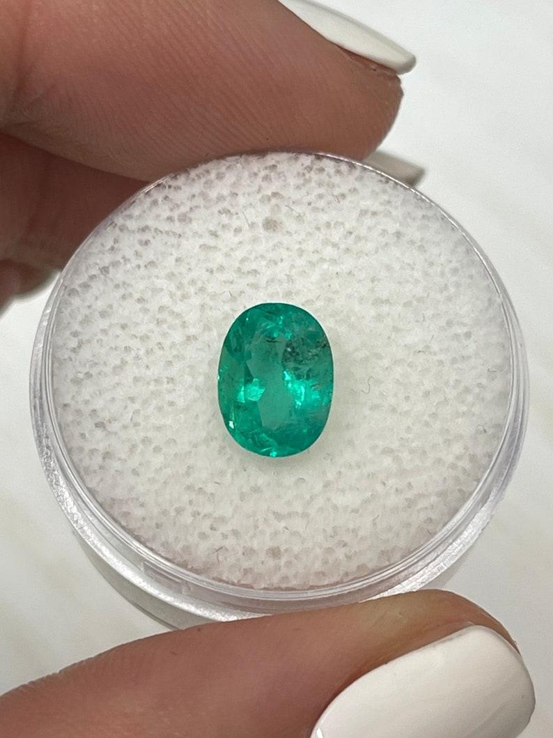 Stein: Smaragd
Gewicht: 1,74 Karat
Form: Ovaler Schliff
Klarheit: Transparent
Lüster: Sehr gut
Farbe: Mittel-Bläulich-Grün
Abmessungen: 8,86 mm x 7,03 mm x 5,09 mm
Geografische Herkunft: Kolumbien
Behandlung: Natürlich, Ölen

Anmerkungen: Aufgrund