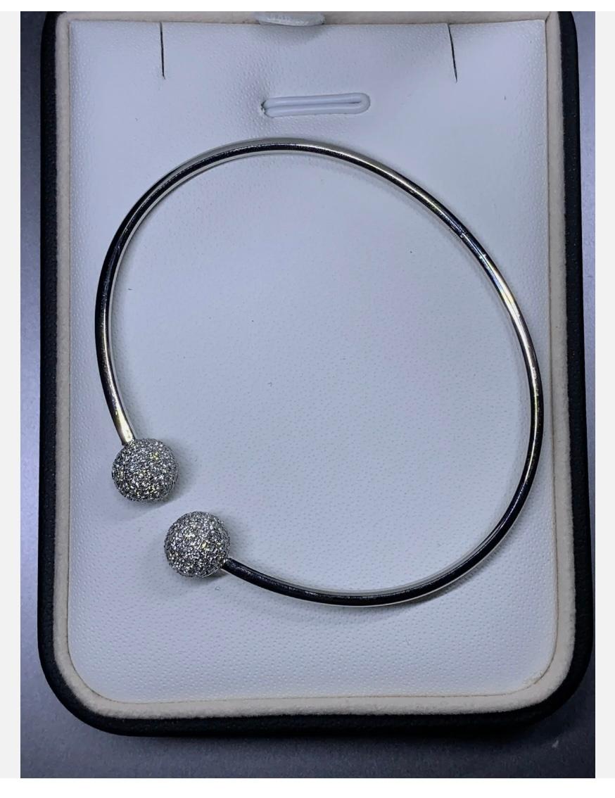 Modern 1.74ct Diamond chunky bangle bracelet in 18ct white gold For Sale