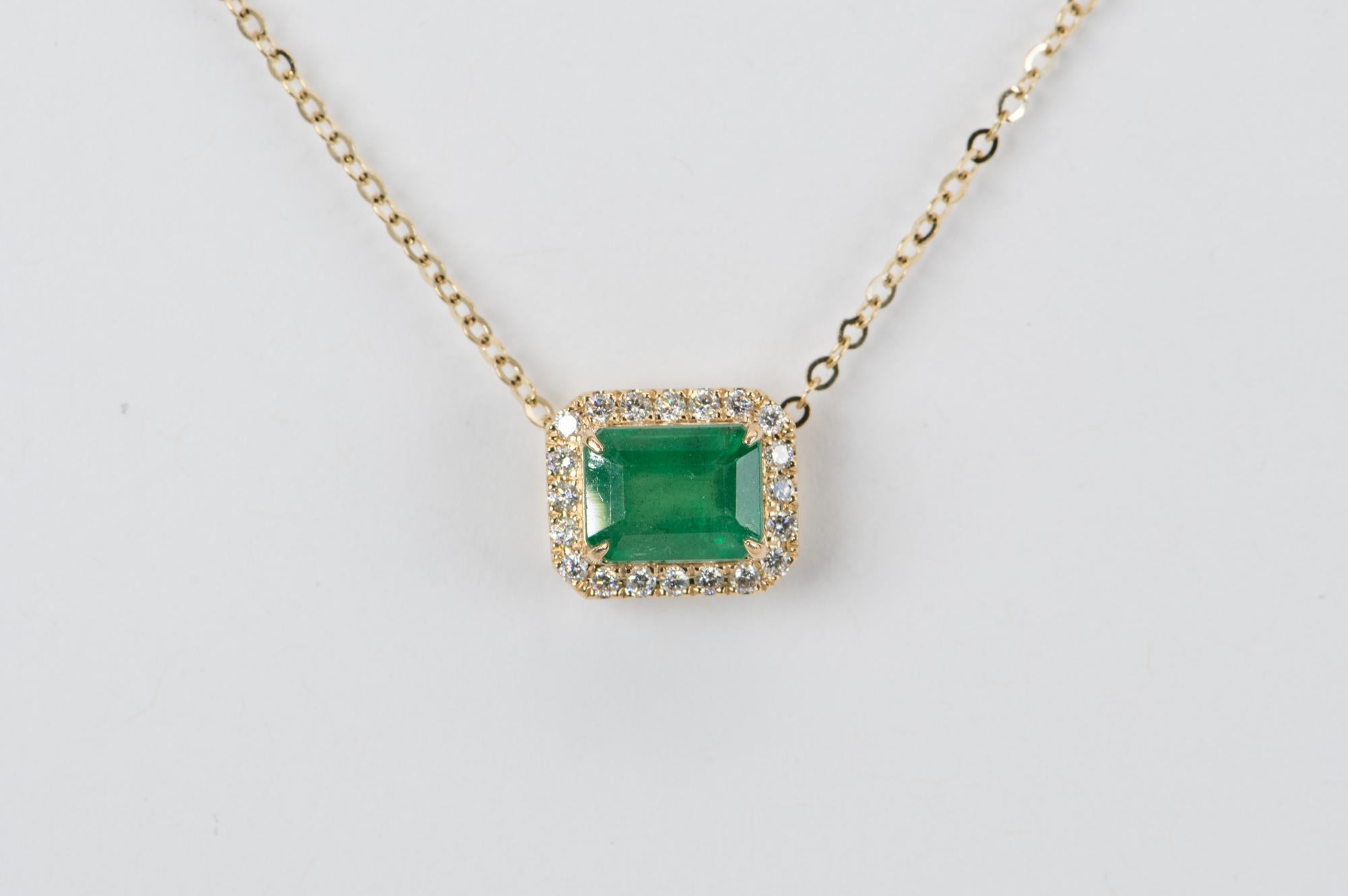Emerald Cut 1.74ct Emerald with Diamond Halo 14K Yellow Gold Pendant Necklace Chain R4058 For Sale