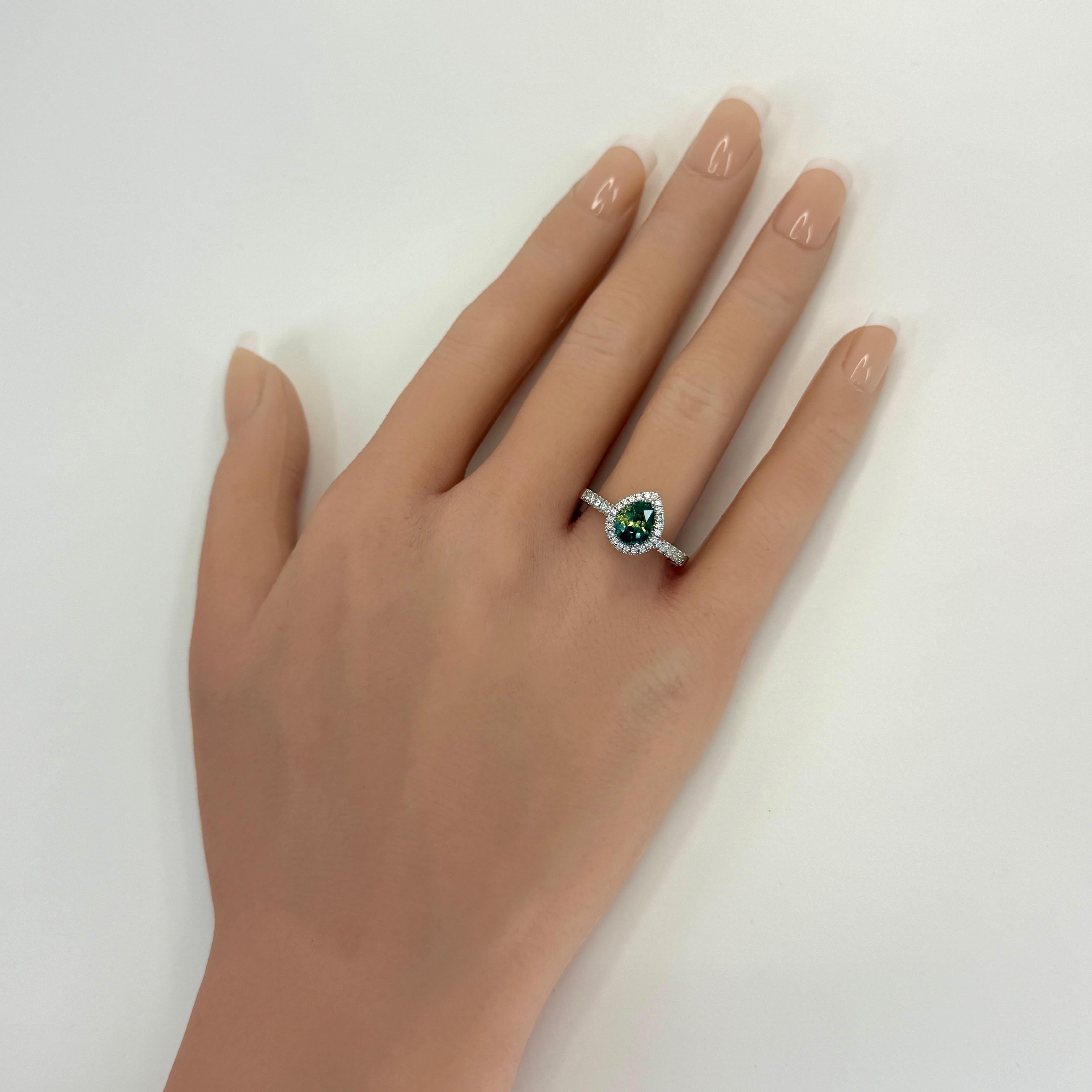 Anello aureolato in platino con zaffiro di colore parziale certificato GIA da 1,74 ct. in vendita 5