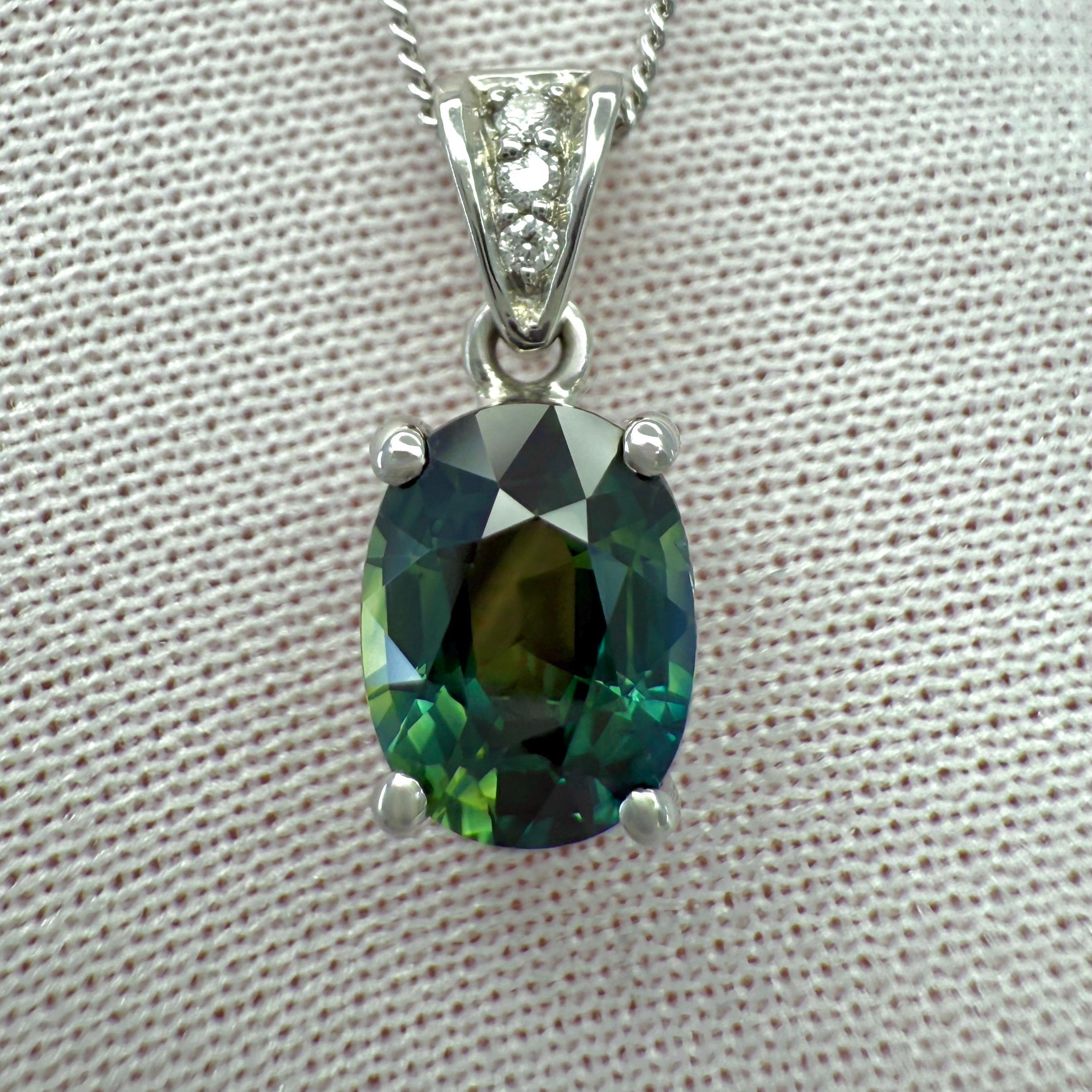 Colgante de platino con zafiro australiano y diamantes no tratados con certificado GIA de 1,74 ct Corte oval en venta