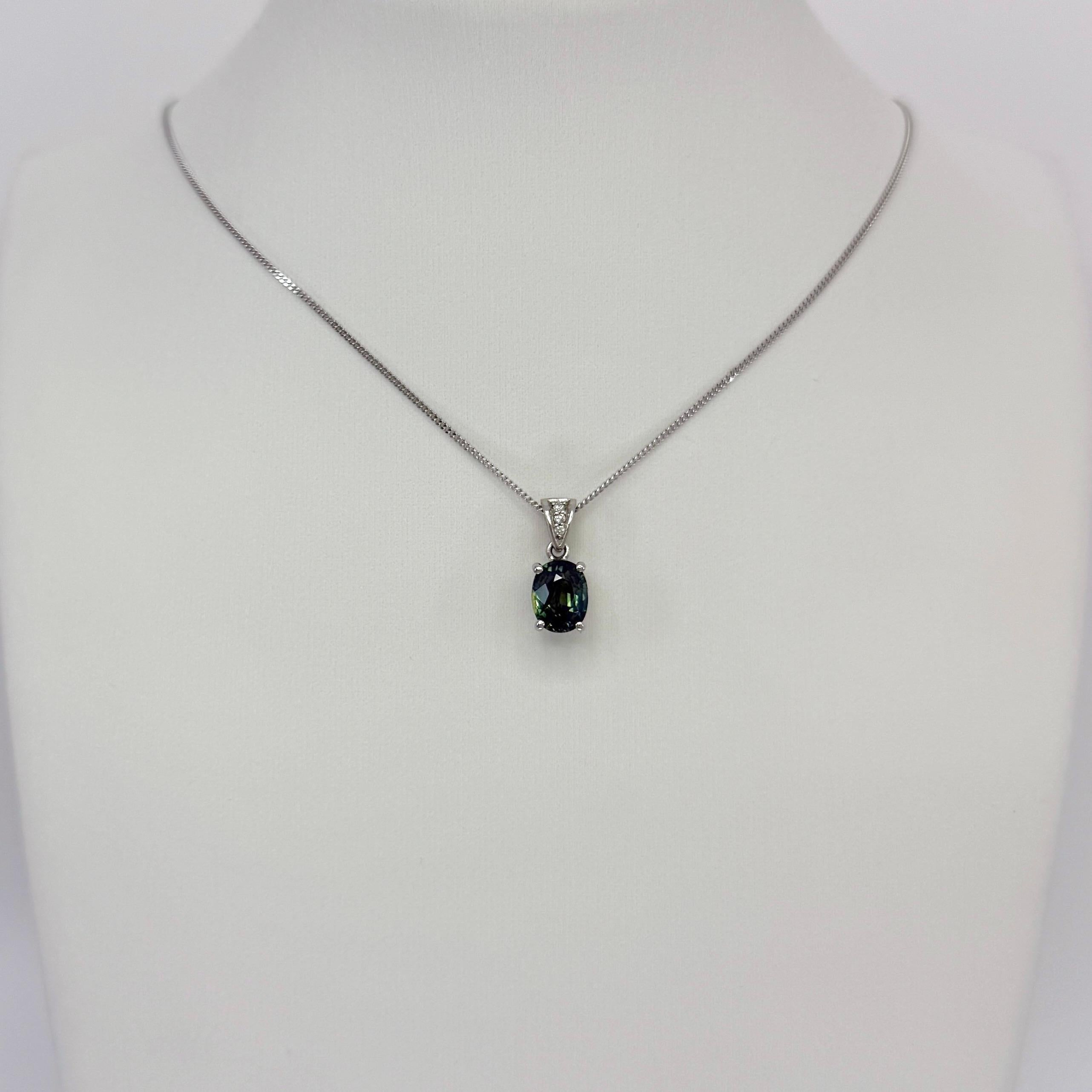 Colgante de platino con zafiro australiano y diamantes no tratados con certificado GIA de 1,74 ct en venta 1