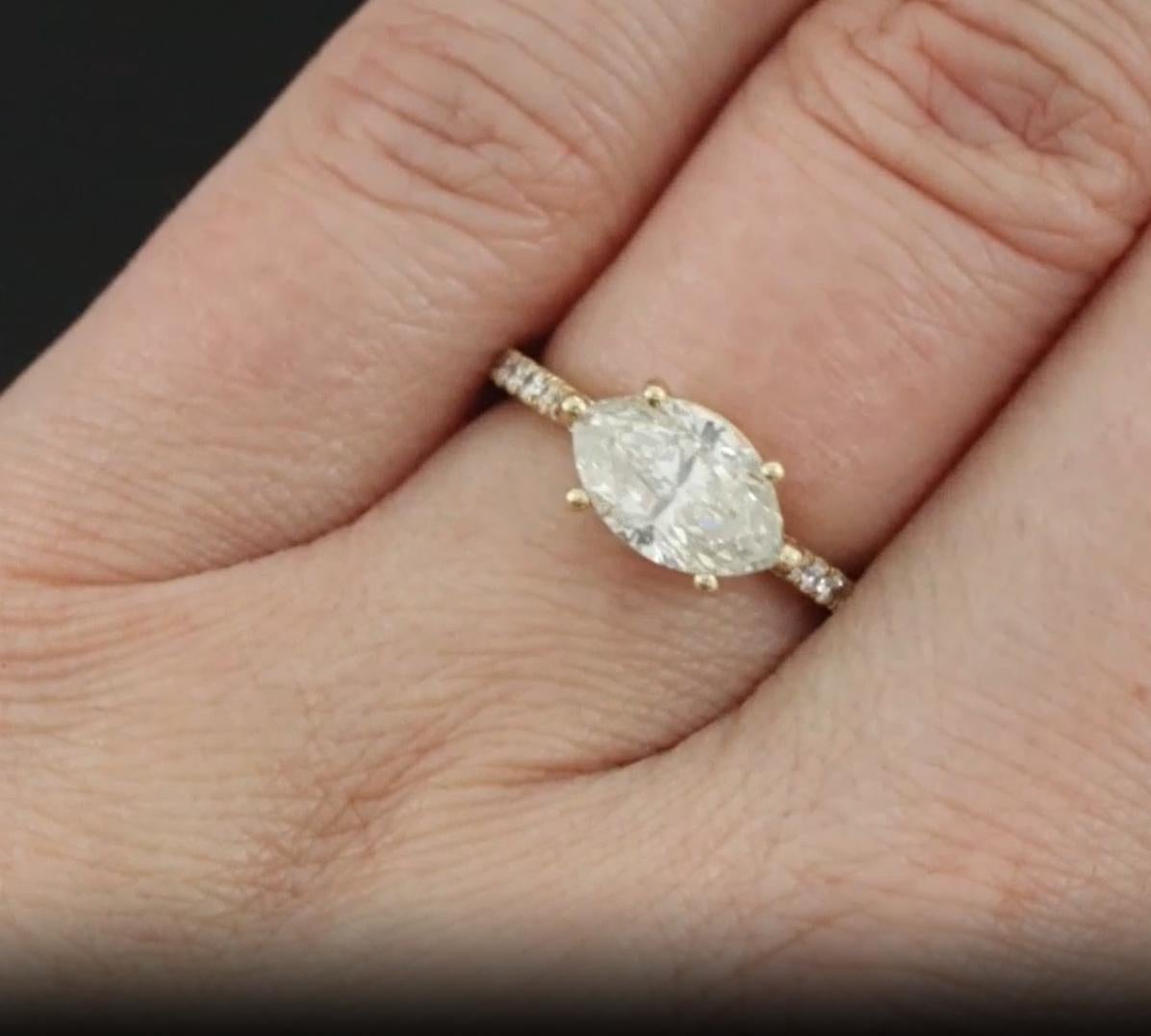 Taille Marquise Bague à diamant marquise de 1,74ct - serti est-ouest en or jaune 14K en vente