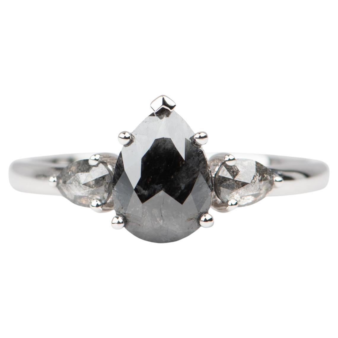 1.74 Karat birnenförmiger Diamant-Dreistein-Verlobungsring 14K Weißgold R6675