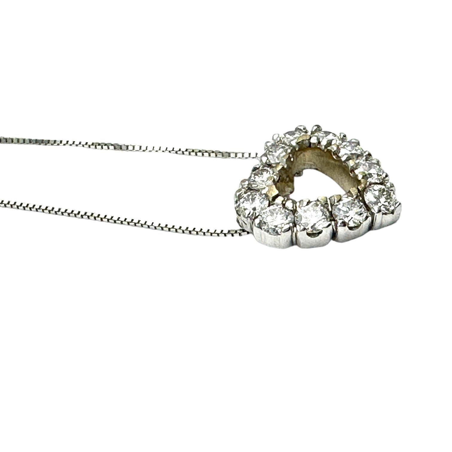 Round Cut 1.75 Carat 18K white gold Diamond Heart Pendant & Chain VS-F/G For Sale